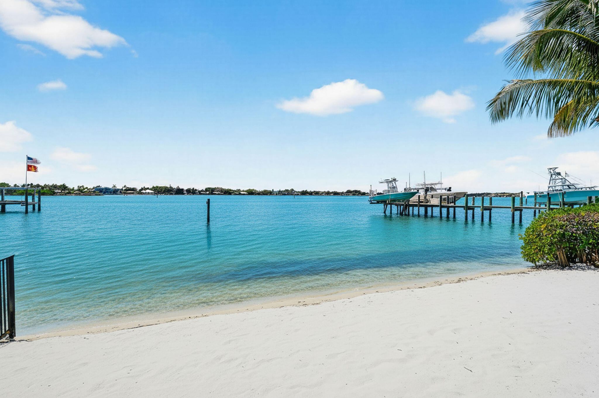RIVERSIDE ON THE LOXAHATCHEE - Residential