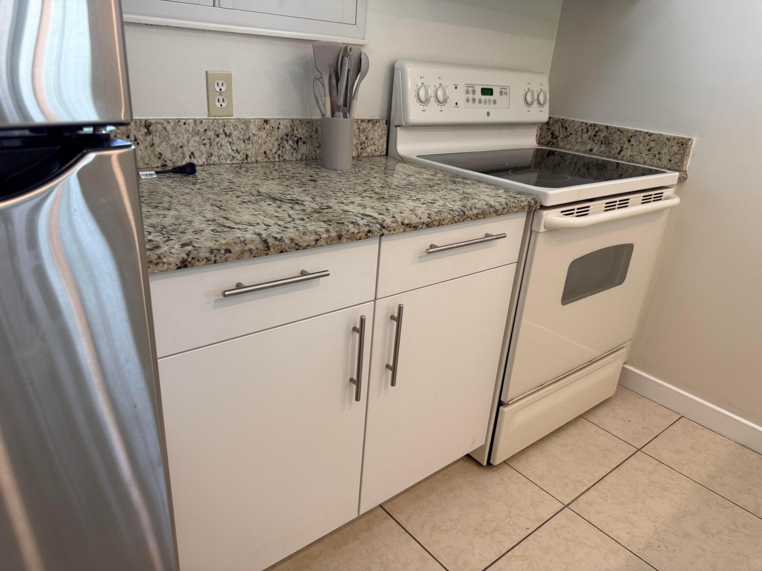 PGA CLUB COTTAGES - Residential Lease