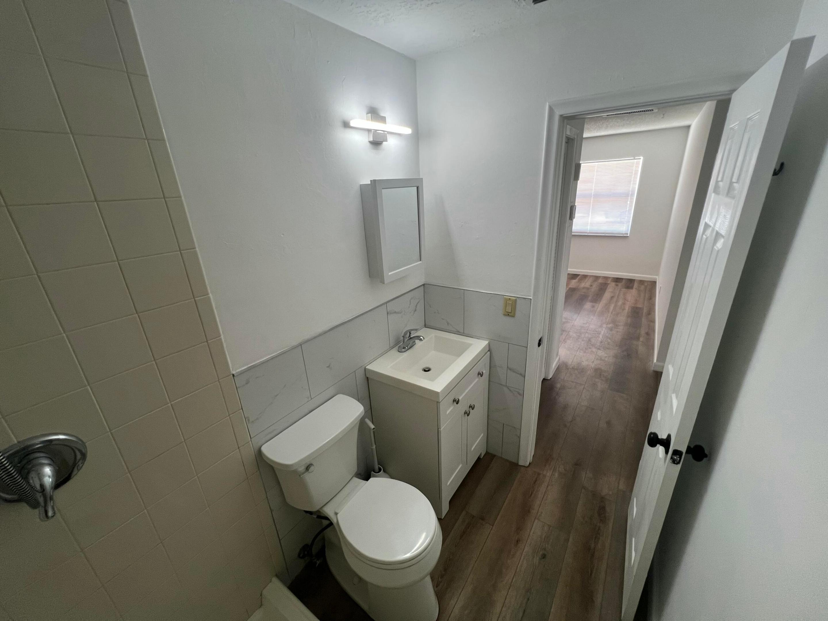 ROOSEVELT ESTATES - Residential Lease
