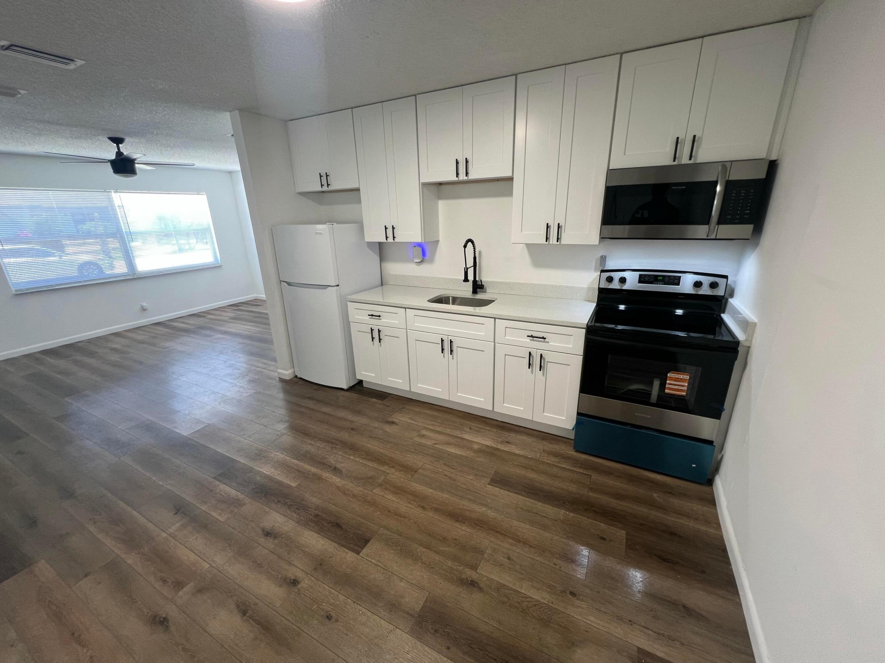 ROOSEVELT ESTATES - Residential Lease