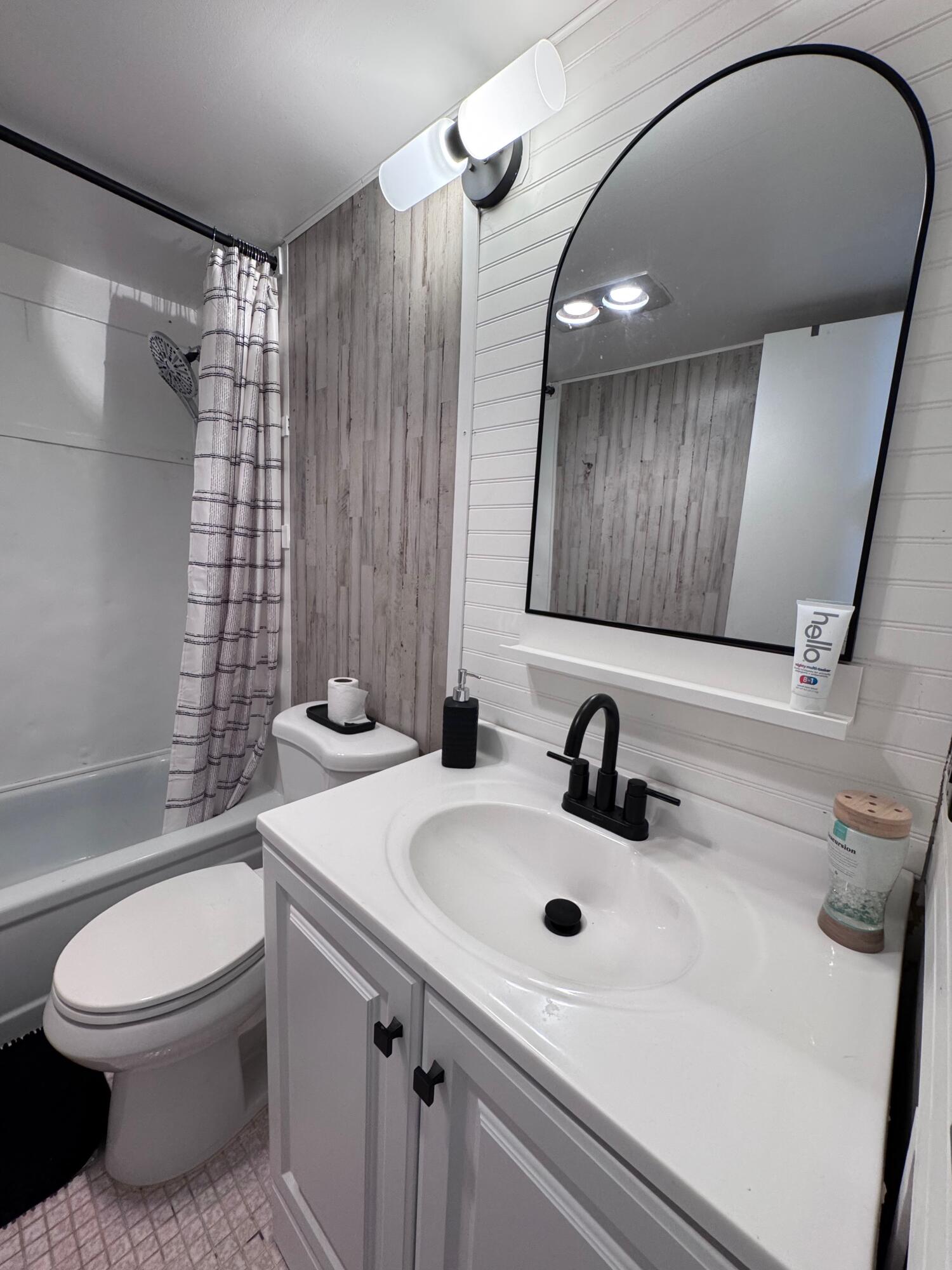 SUSSEX CONDO - Residential Lease