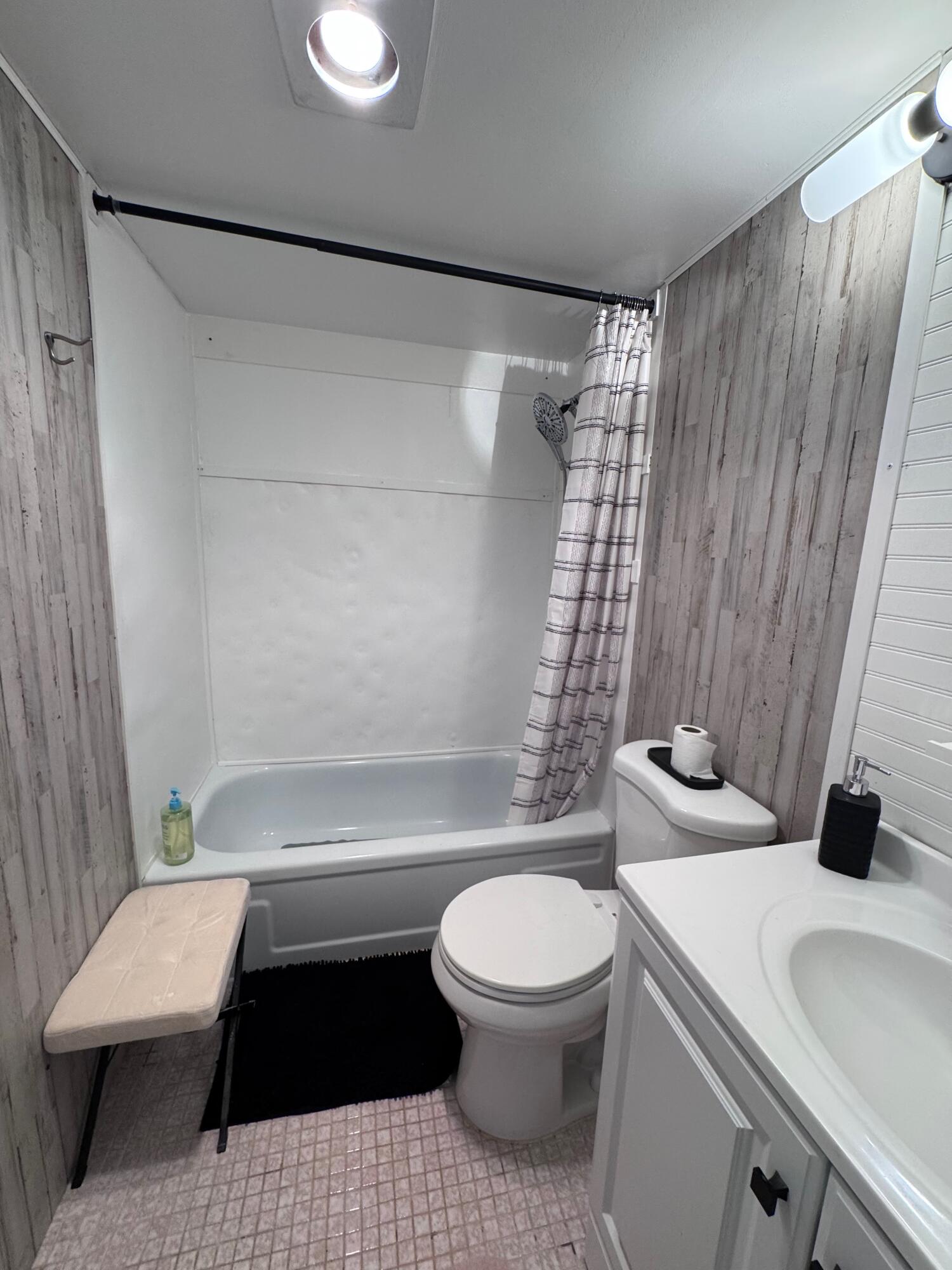 SUSSEX CONDO - Residential Lease
