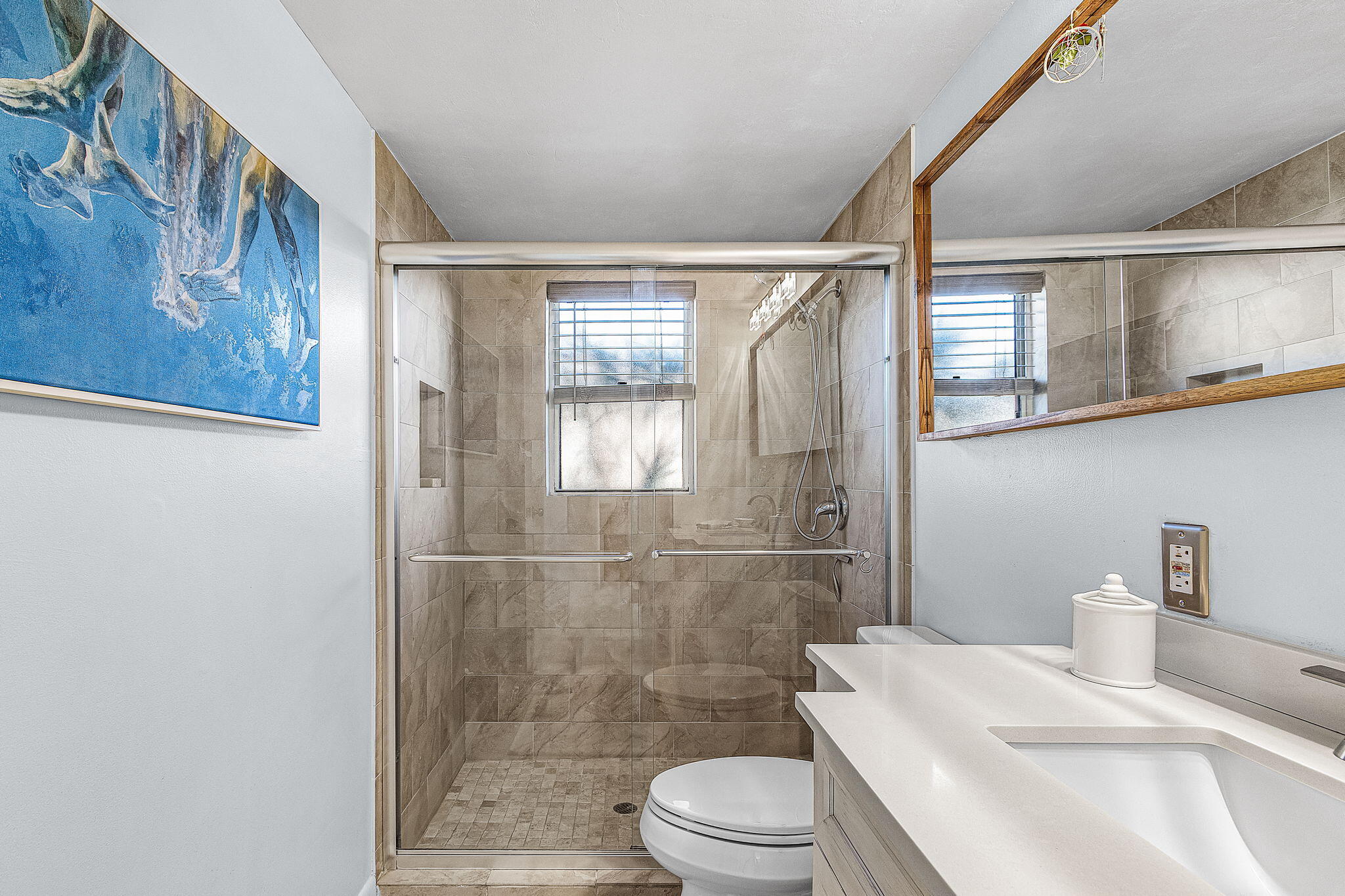 LOS CINCO THE FILE - Residential