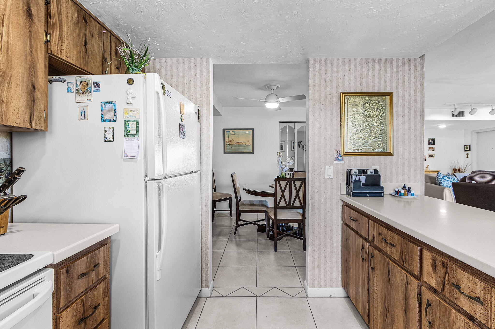 LOS CINCO THE FILE - Residential