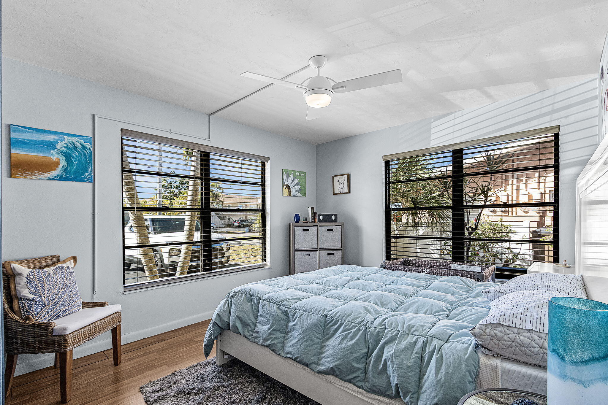 LOS CINCO THE FILE - Residential