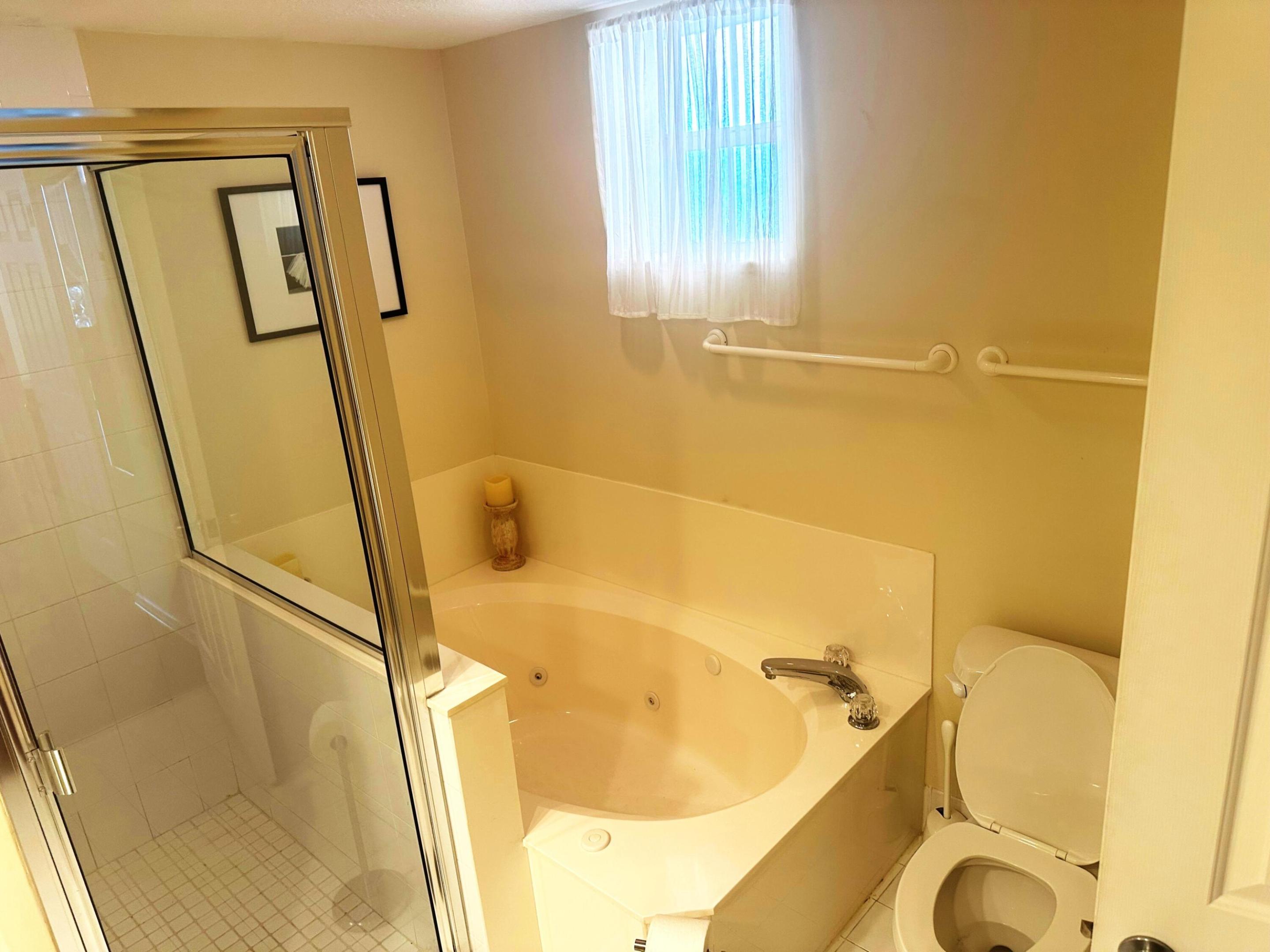 Bayview Irp Condo - Residential