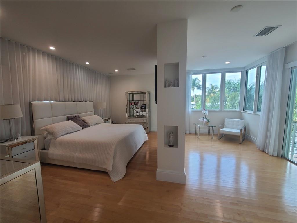 HILLSBORO HARBOR UNIT B - Residential