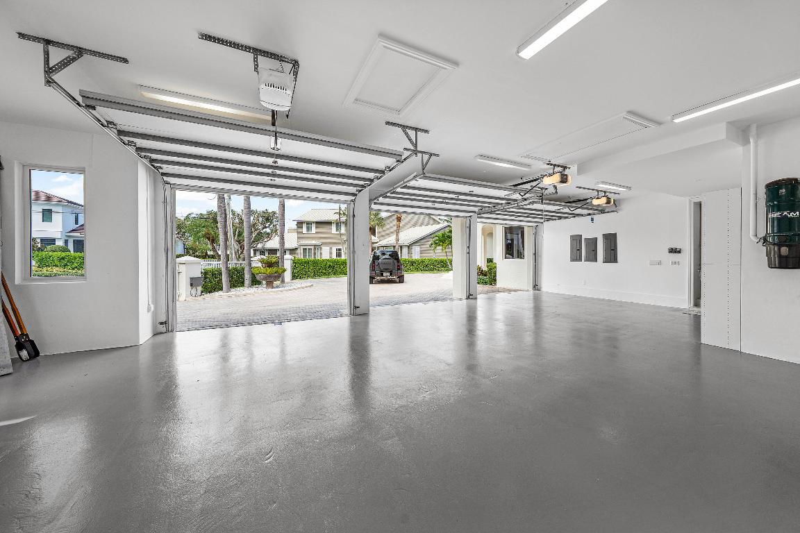 TROPIC ISLE 3RD SEC - Residential