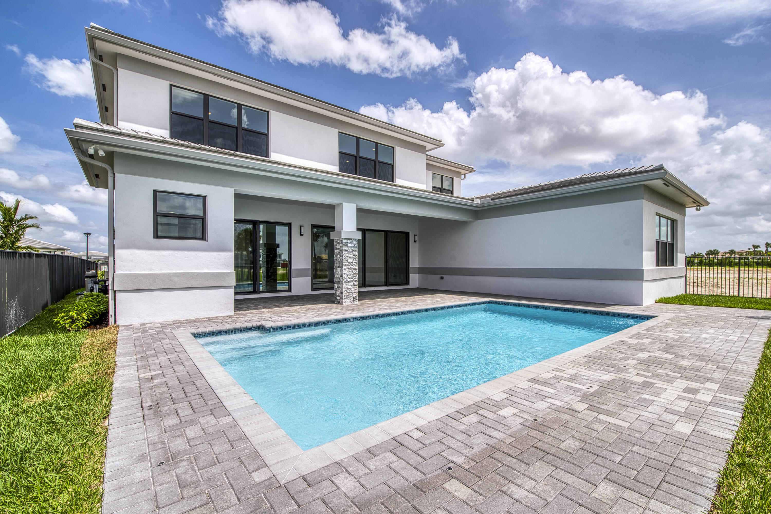 Apex at Avenir - Residential
