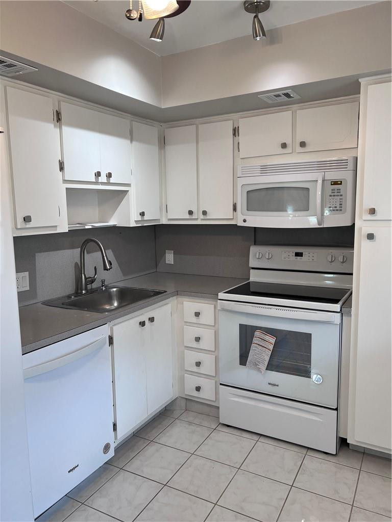 NO 16 PALM-AIRE COUNTRY CLUB - Residential Lease