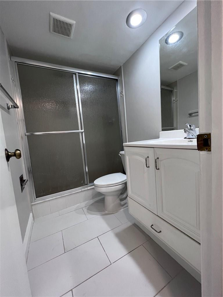 NO 16 PALM-AIRE COUNTRY CLUB - Residential Lease