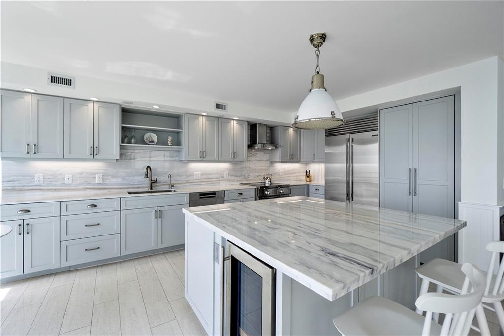 OCEAN TOWERS CONDOMINIUM - Residential