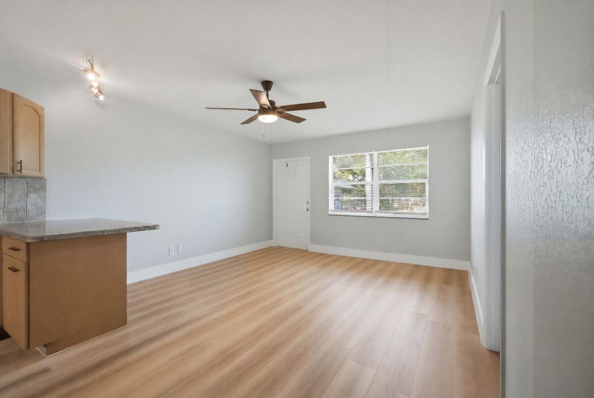 II DELWOOD WEST CONDO - Residential Lease