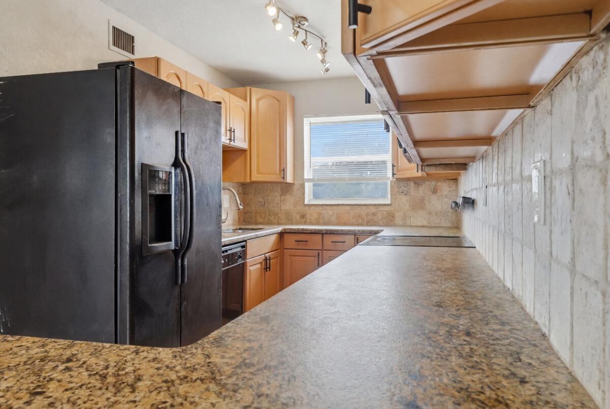II DELWOOD WEST CONDO - Residential Lease