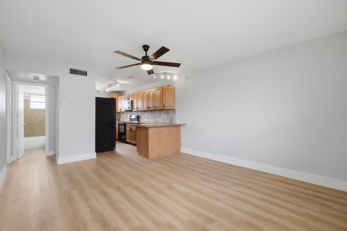 II DELWOOD WEST CONDO - Residential Lease