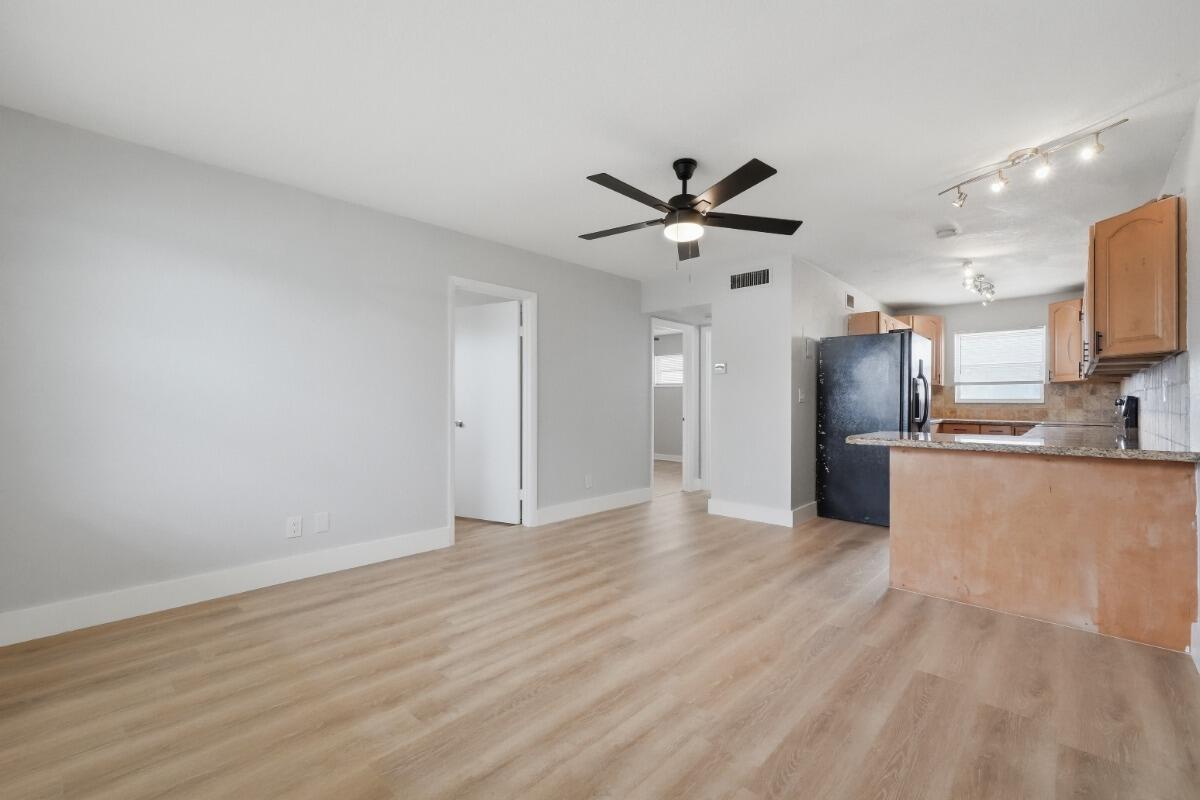 II DELWOOD WEST CONDO - Residential Lease