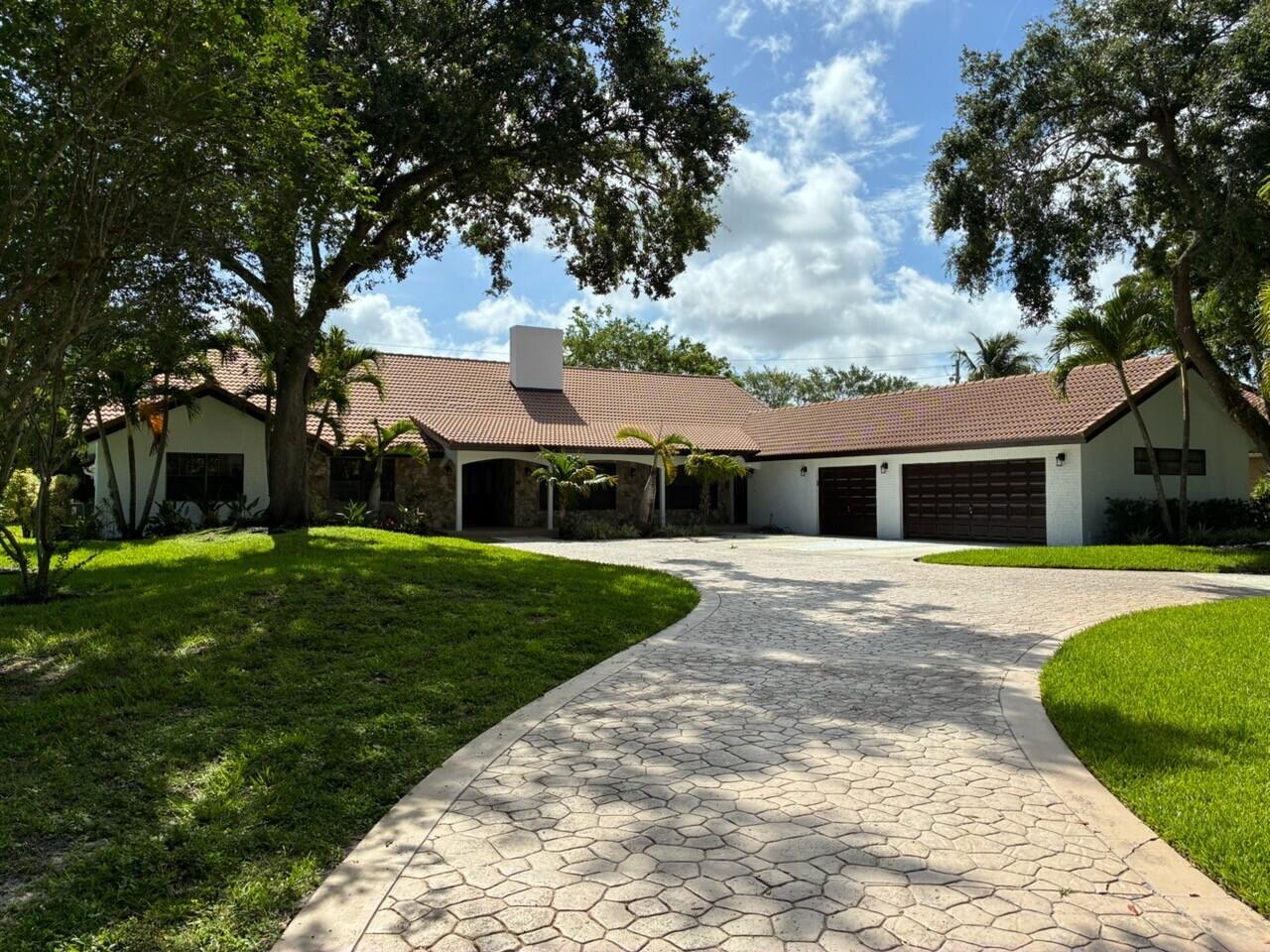 PARKLAND LAKES - Residential