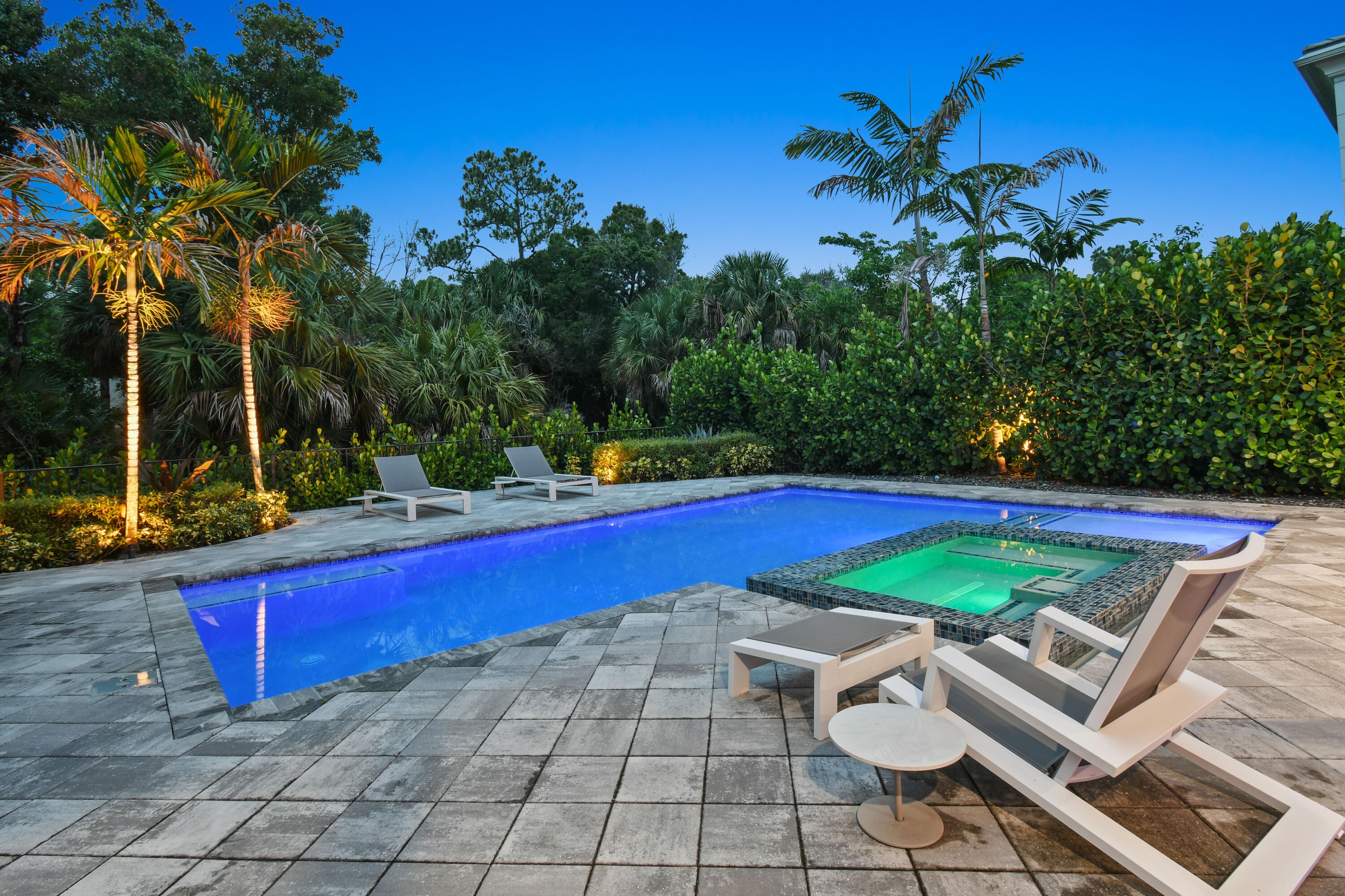 ARTISTRY - Residential