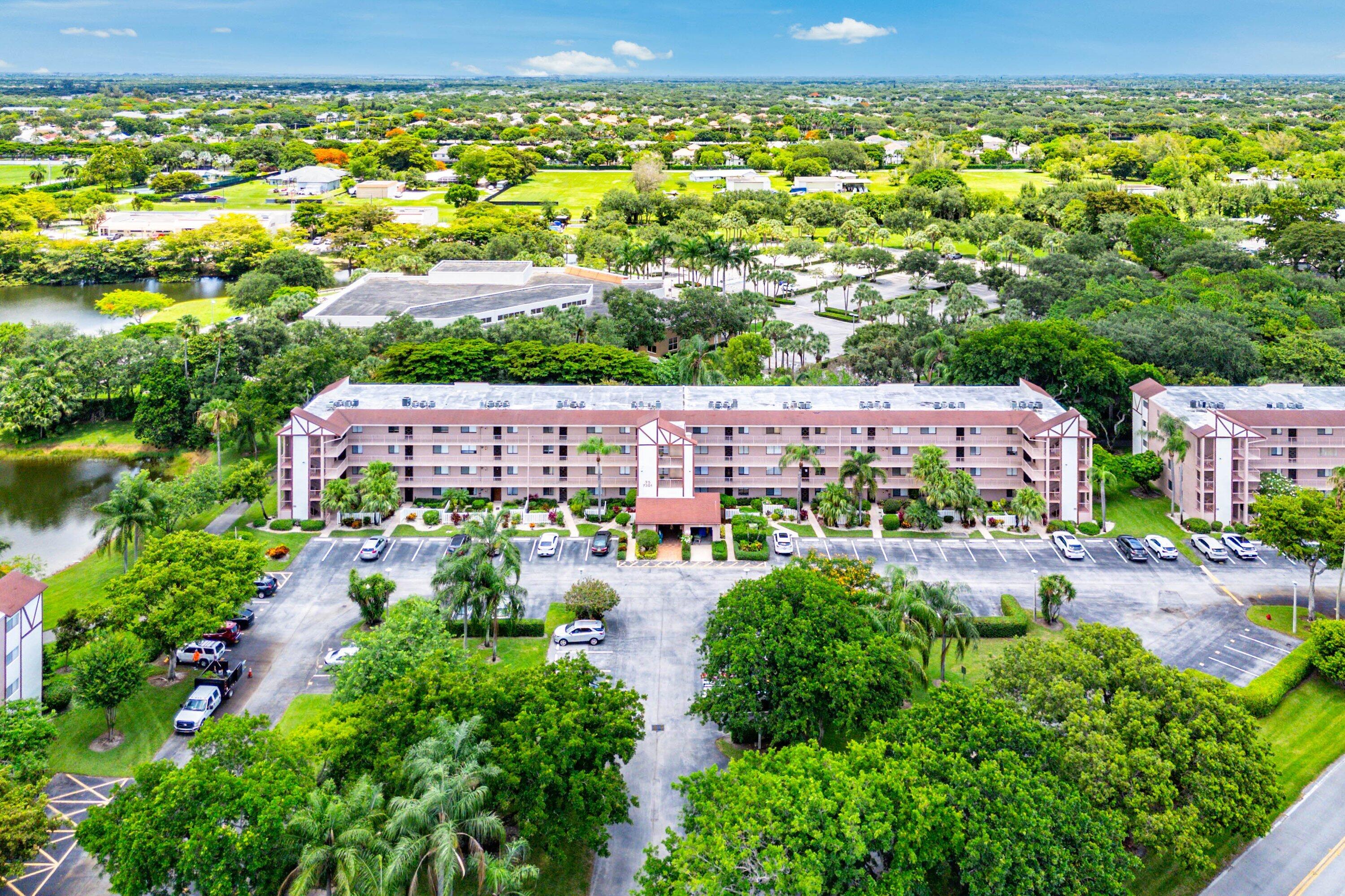 HUNTINGTON LAKES SEC FOUR CONDOS - Residential