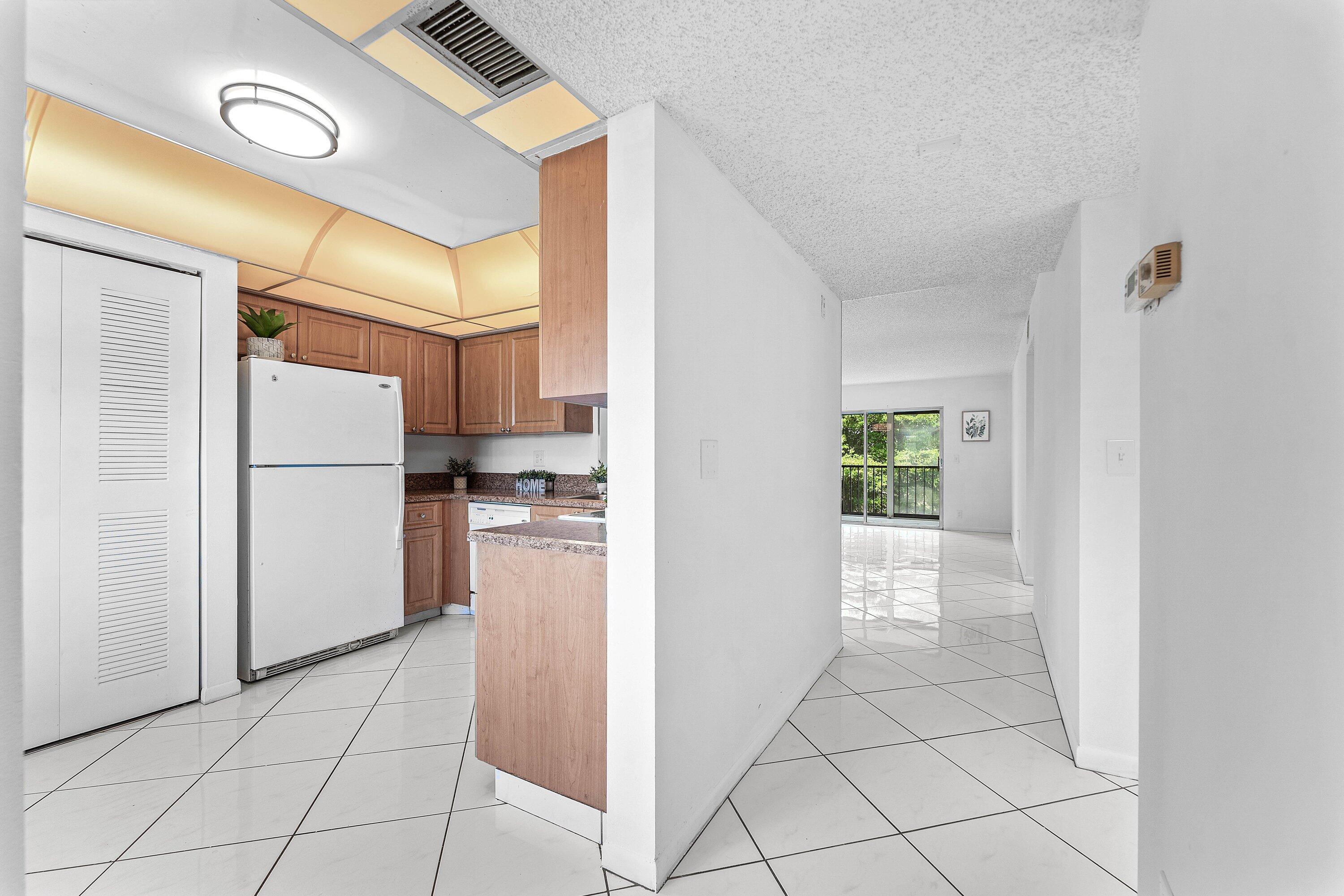 HUNTINGTON LAKES SEC FOUR CONDOS - Residential