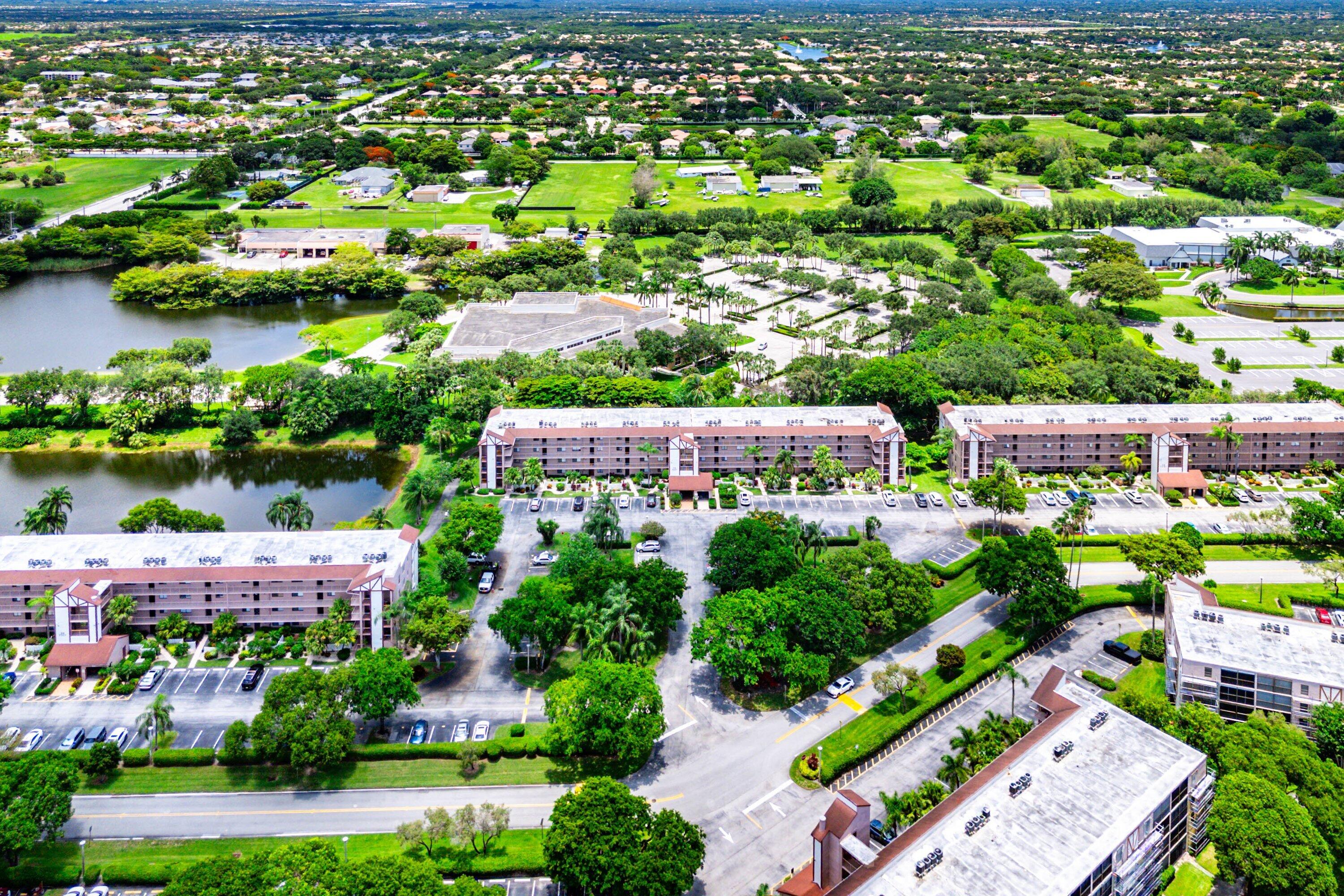 HUNTINGTON LAKES SEC FOUR CONDOS - Residential