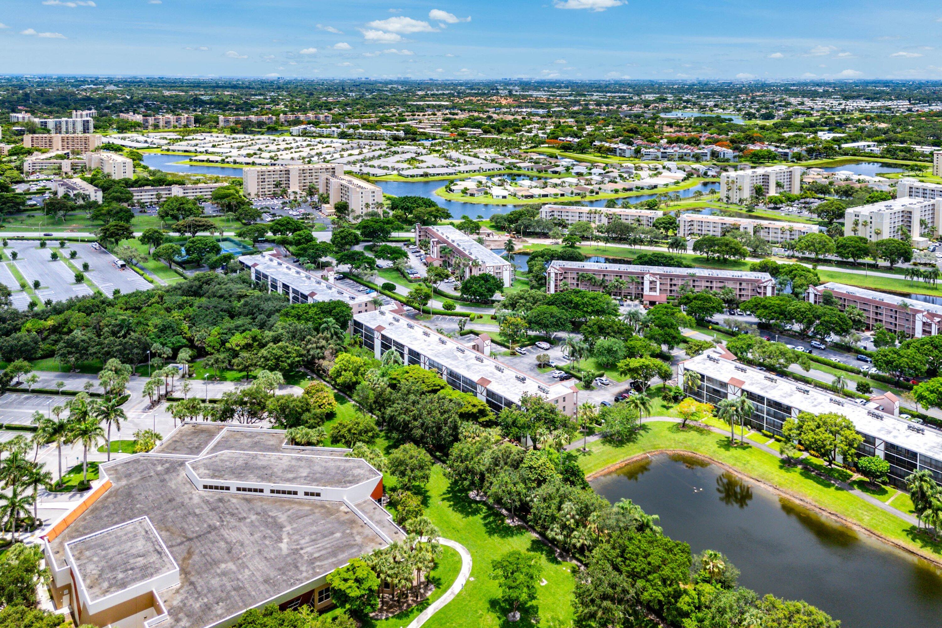 HUNTINGTON LAKES SEC FOUR CONDOS - Residential