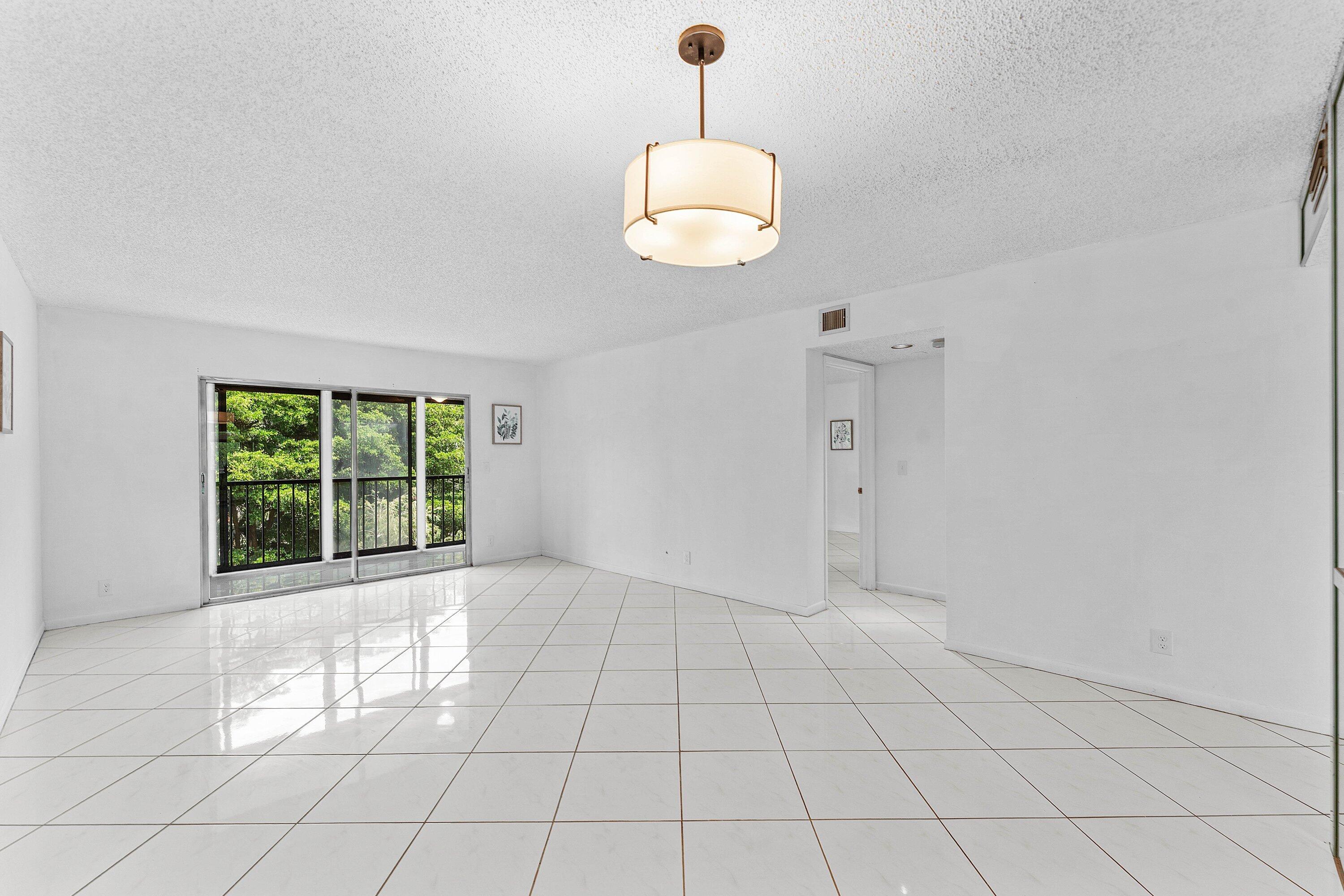 HUNTINGTON LAKES SEC FOUR CONDOS - Residential