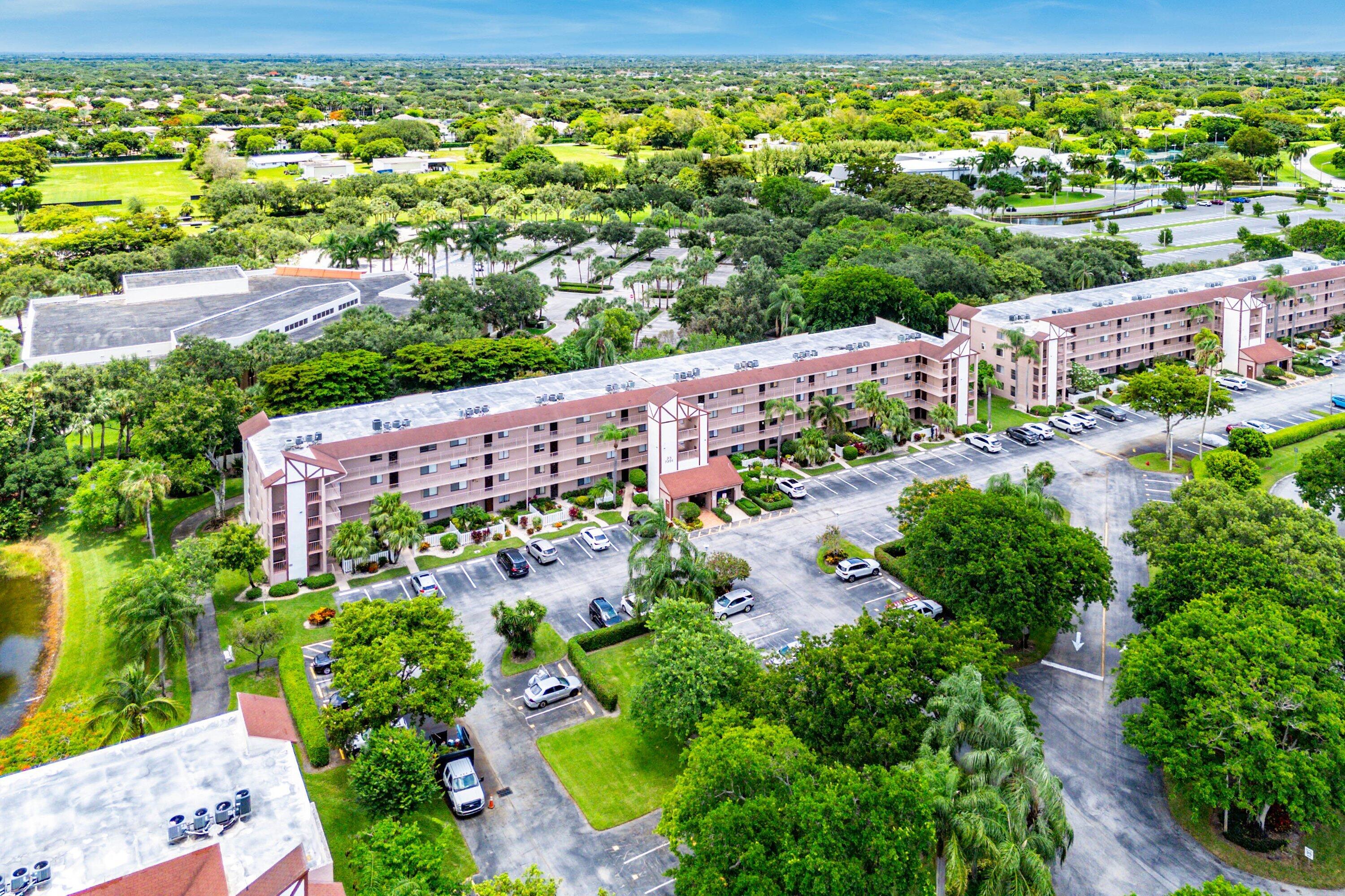 HUNTINGTON LAKES SEC FOUR CONDOS - Residential