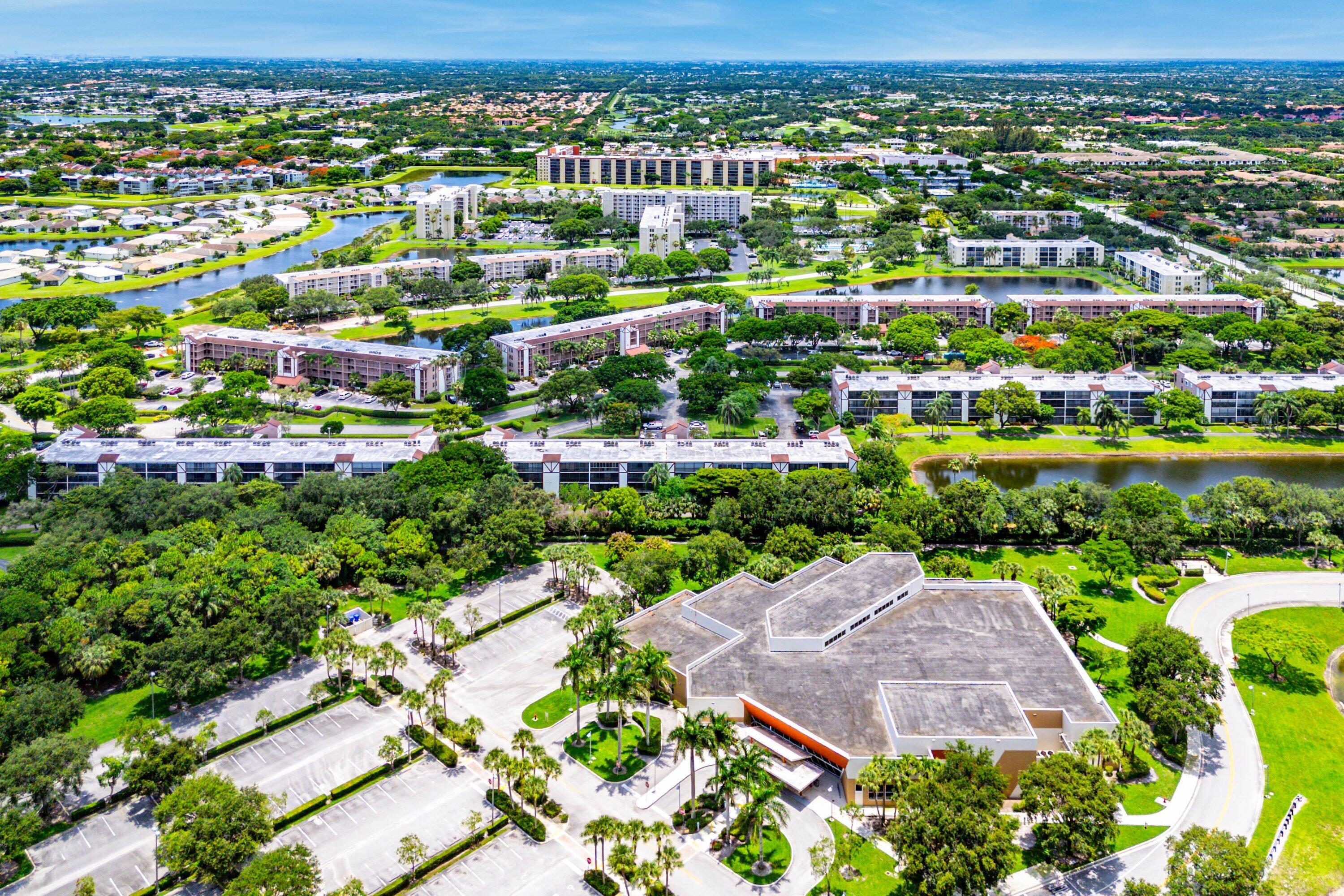 HUNTINGTON LAKES SEC FOUR CONDOS - Residential