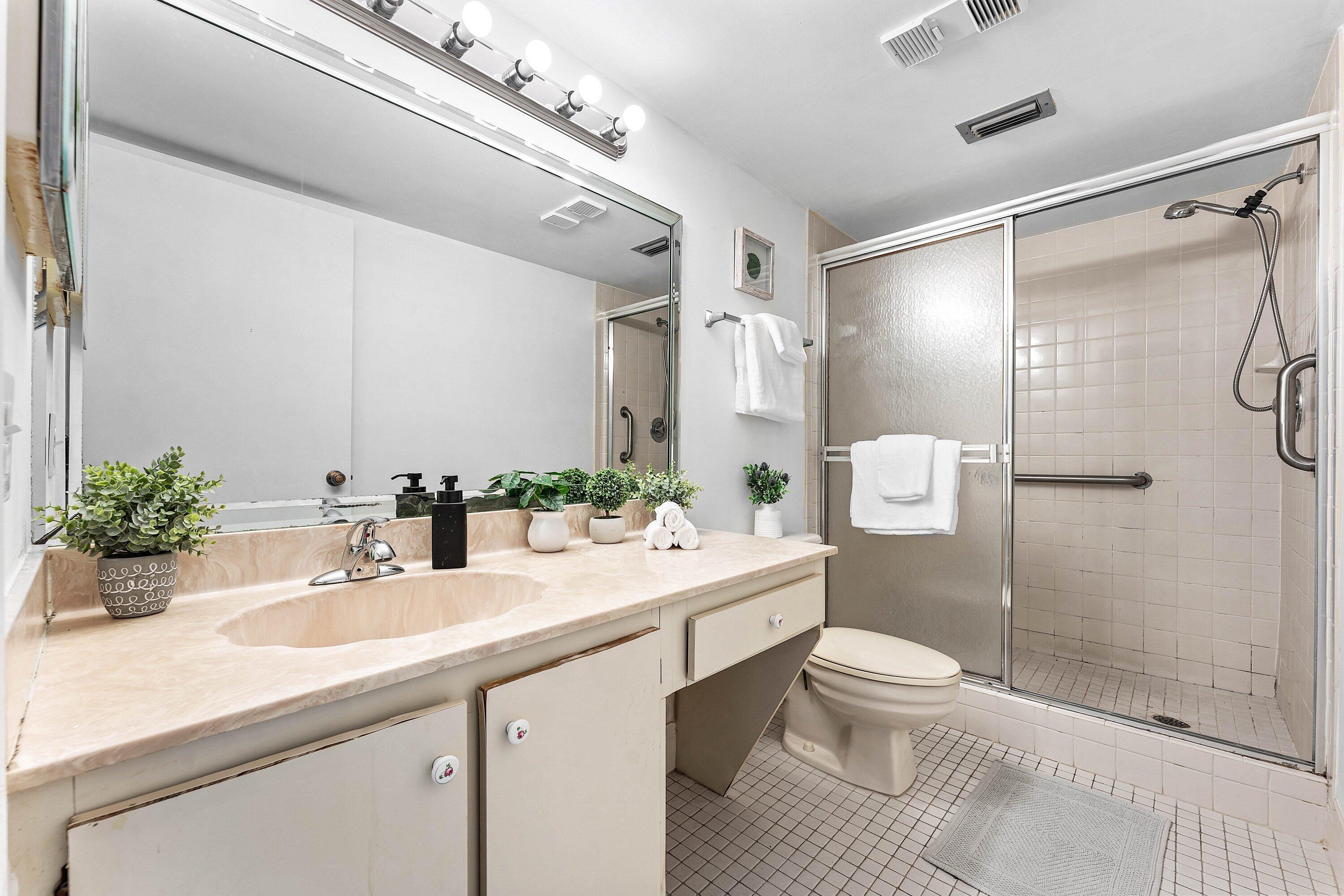 HUNTINGTON LAKES SEC FOUR CONDOS - Residential