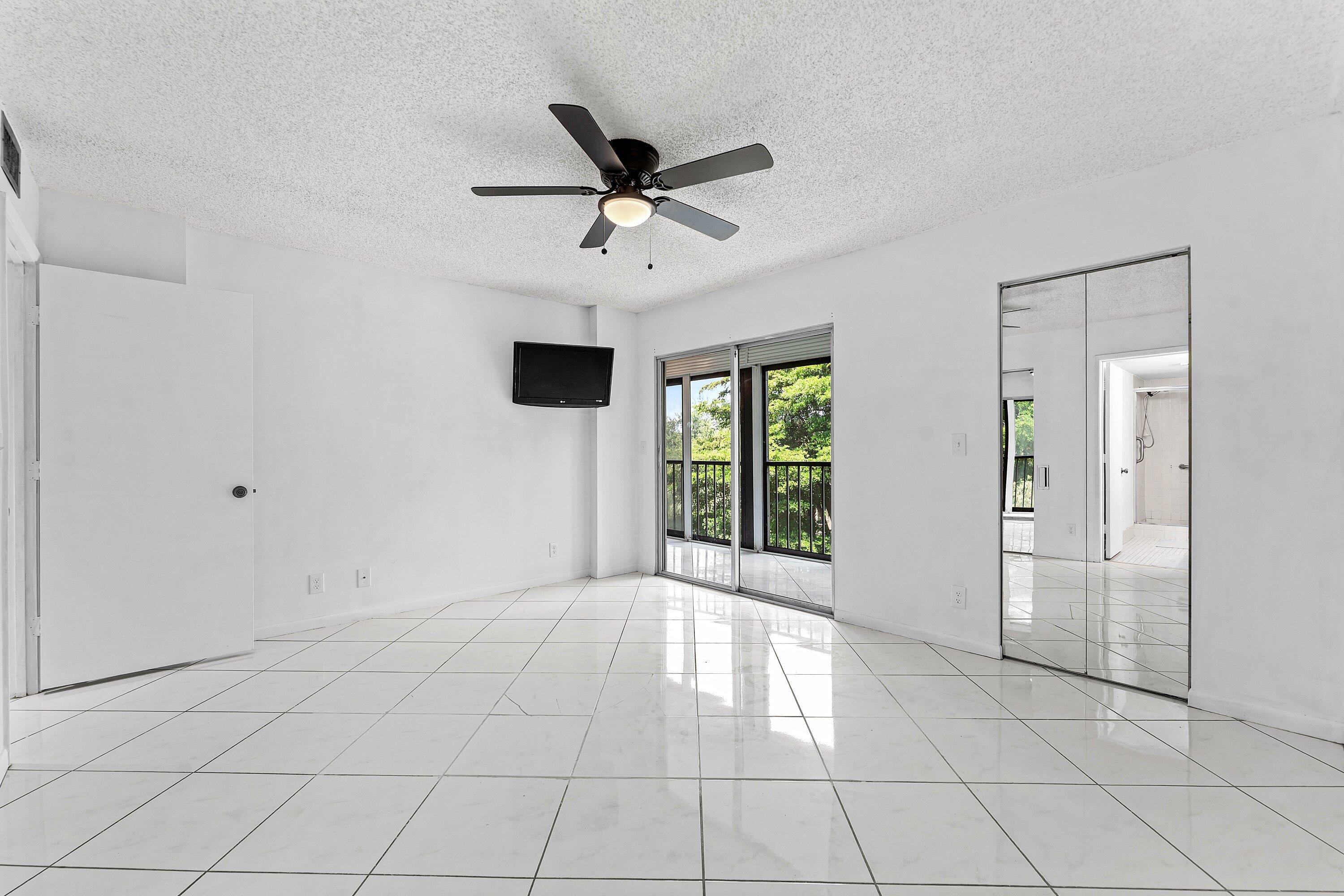 HUNTINGTON LAKES SEC FOUR CONDOS - Residential
