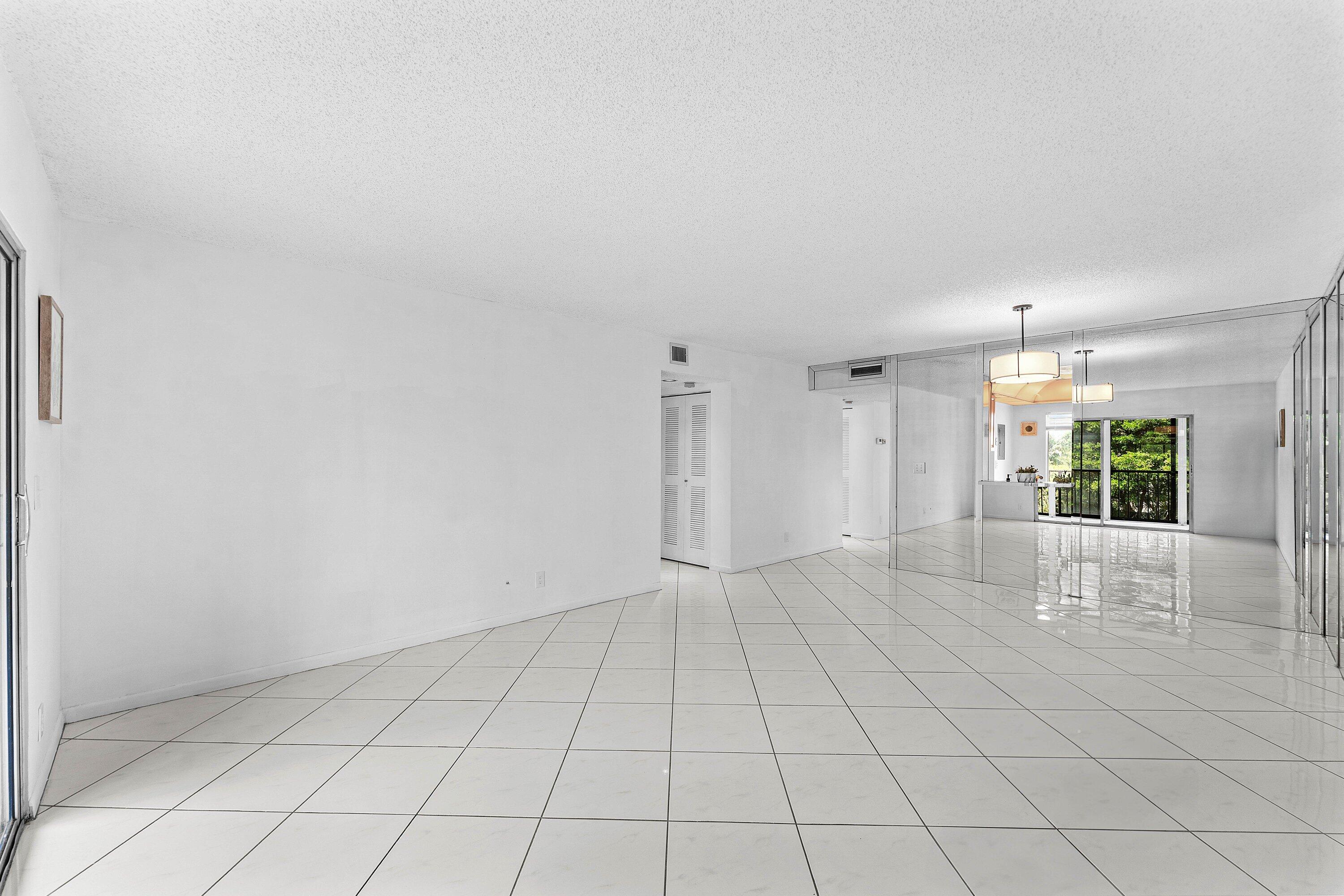 HUNTINGTON LAKES SEC FOUR CONDOS - Residential