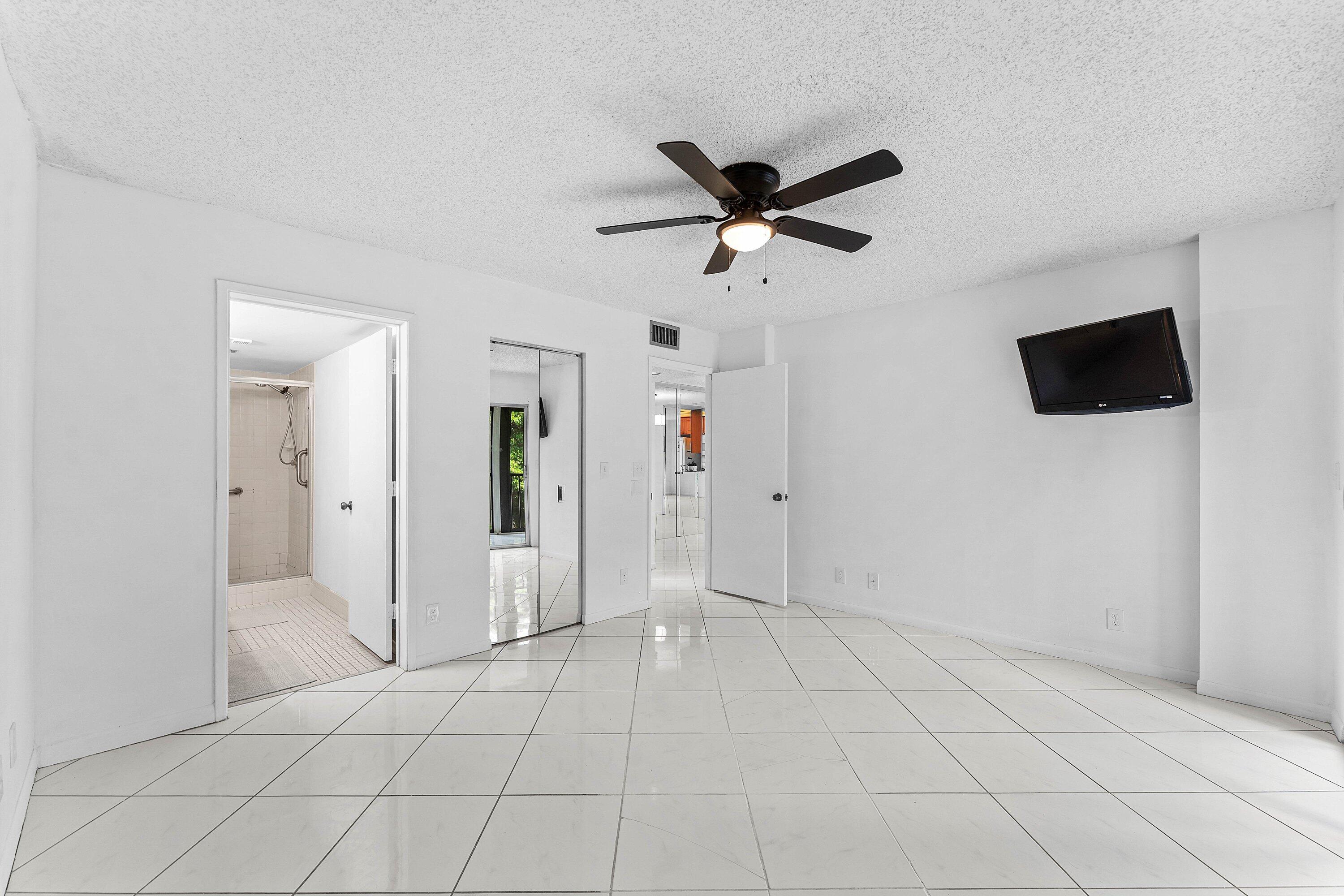 HUNTINGTON LAKES SEC FOUR CONDOS - Residential