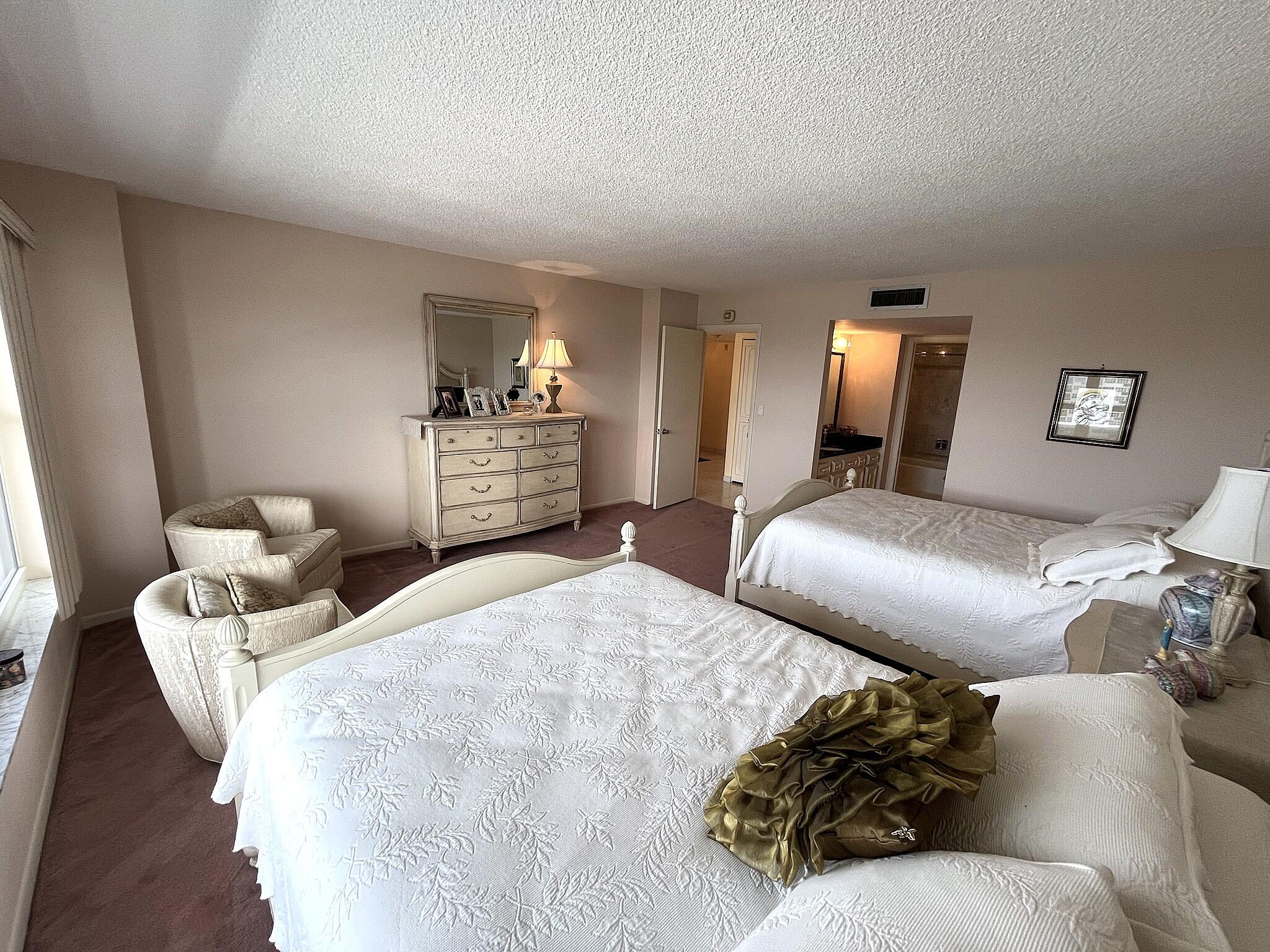 PLAYA DEL SOL CONDO - Residential