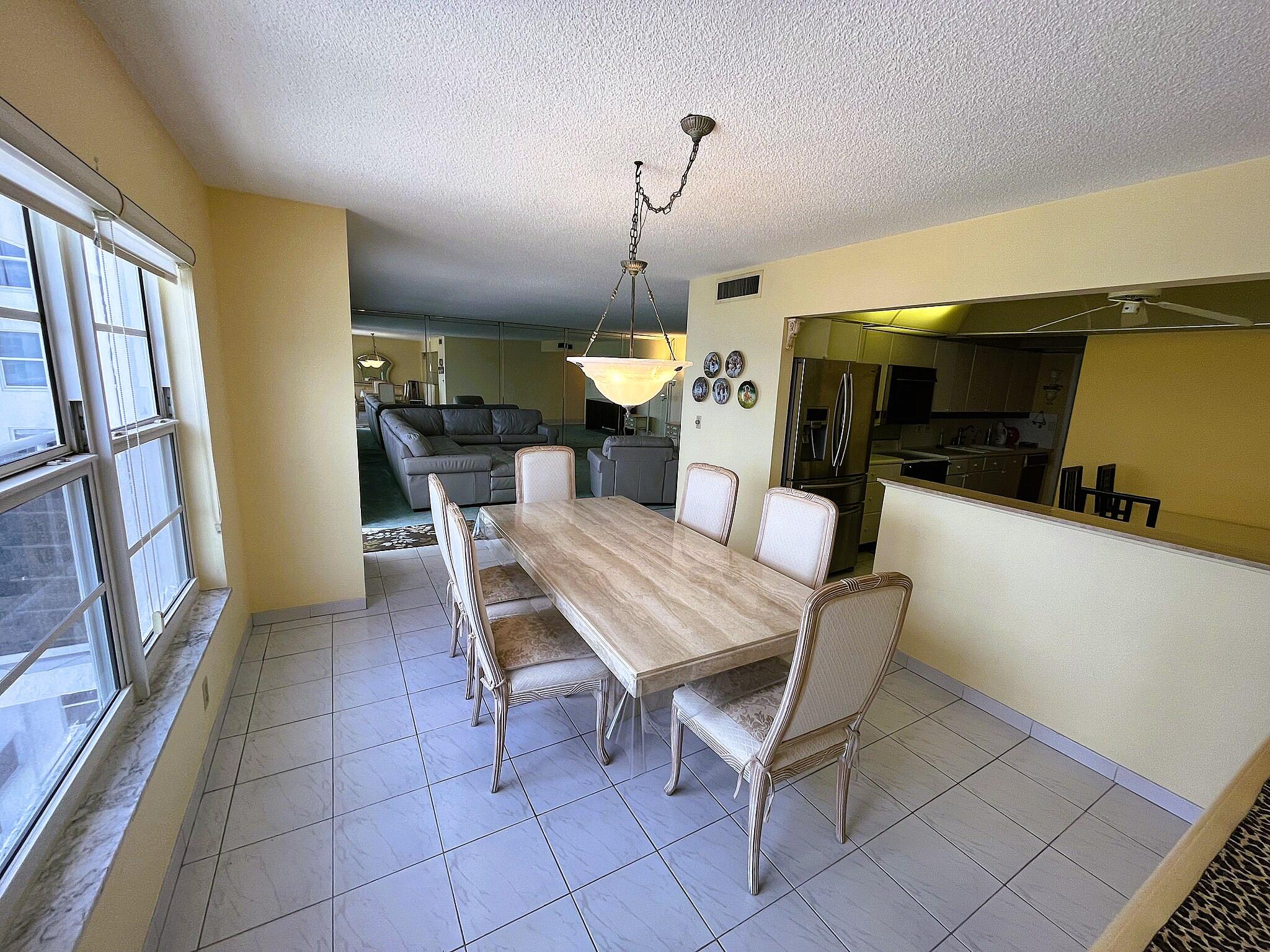 PLAYA DEL SOL CONDO - Residential