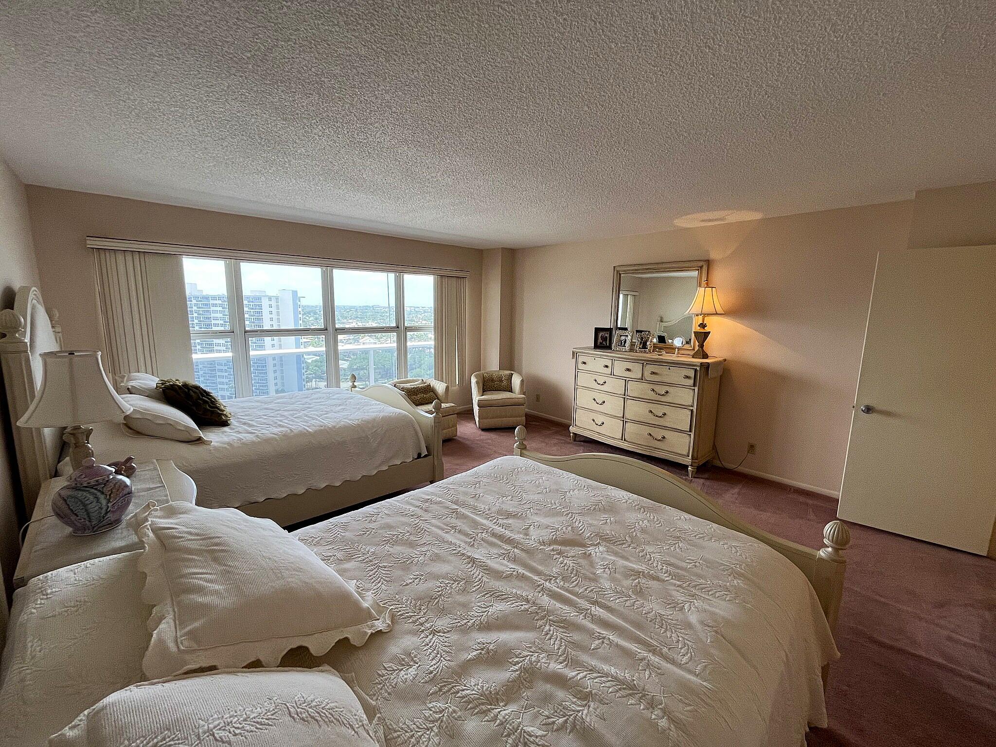 PLAYA DEL SOL CONDO - Residential