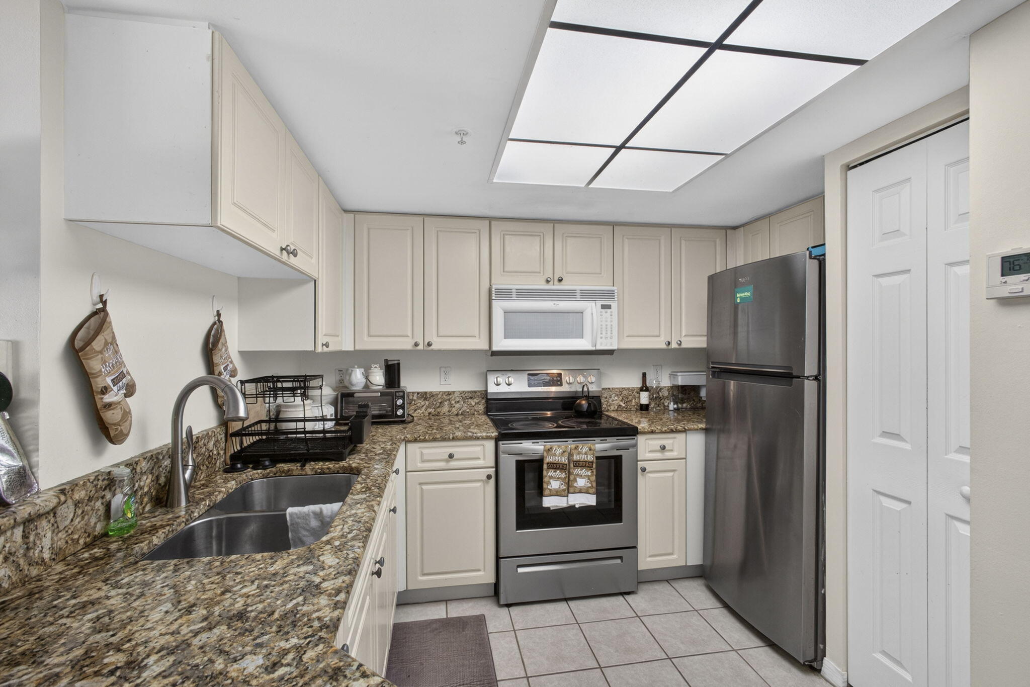 GRAND VIEW AT CRESTWOOD CONDO - Residential