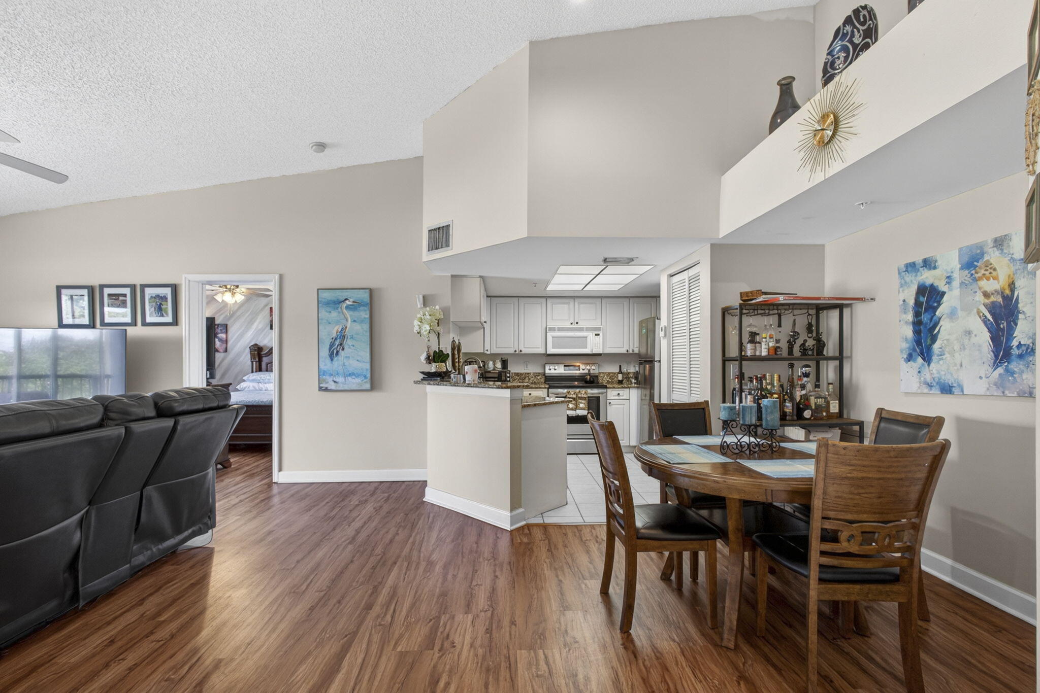 GRAND VIEW AT CRESTWOOD CONDO - Residential