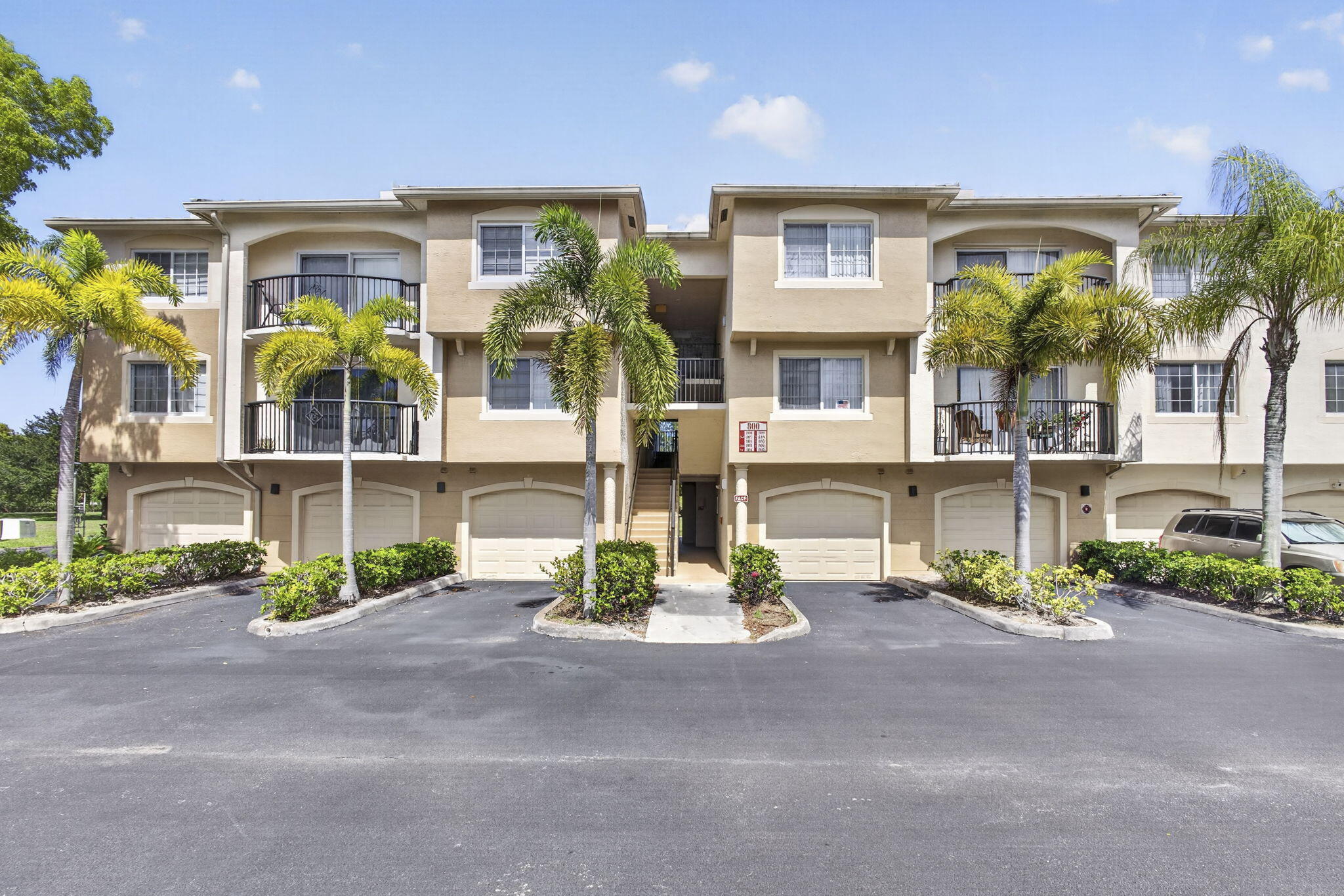 GRAND VIEW AT CRESTWOOD CONDO - Residential