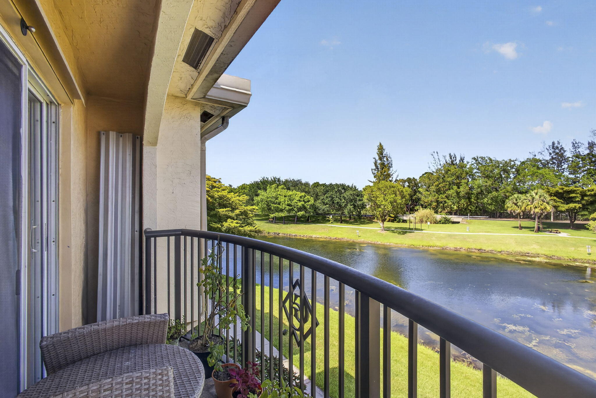 GRAND VIEW AT CRESTWOOD CONDO - Residential