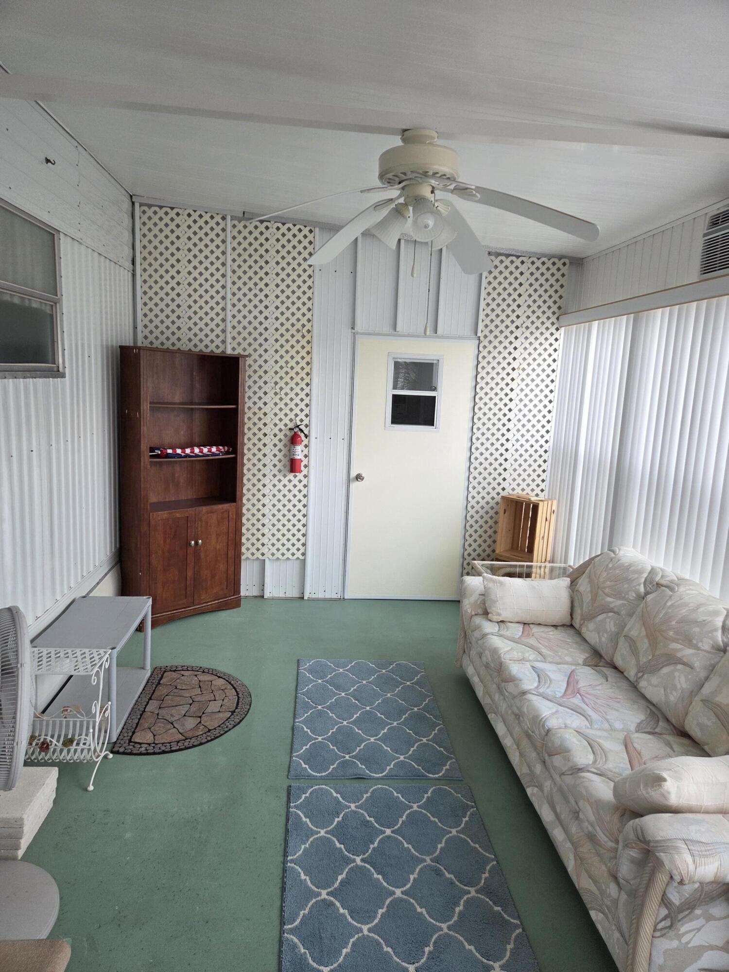 HAMMOCK MOBILE HOME EST - Residential