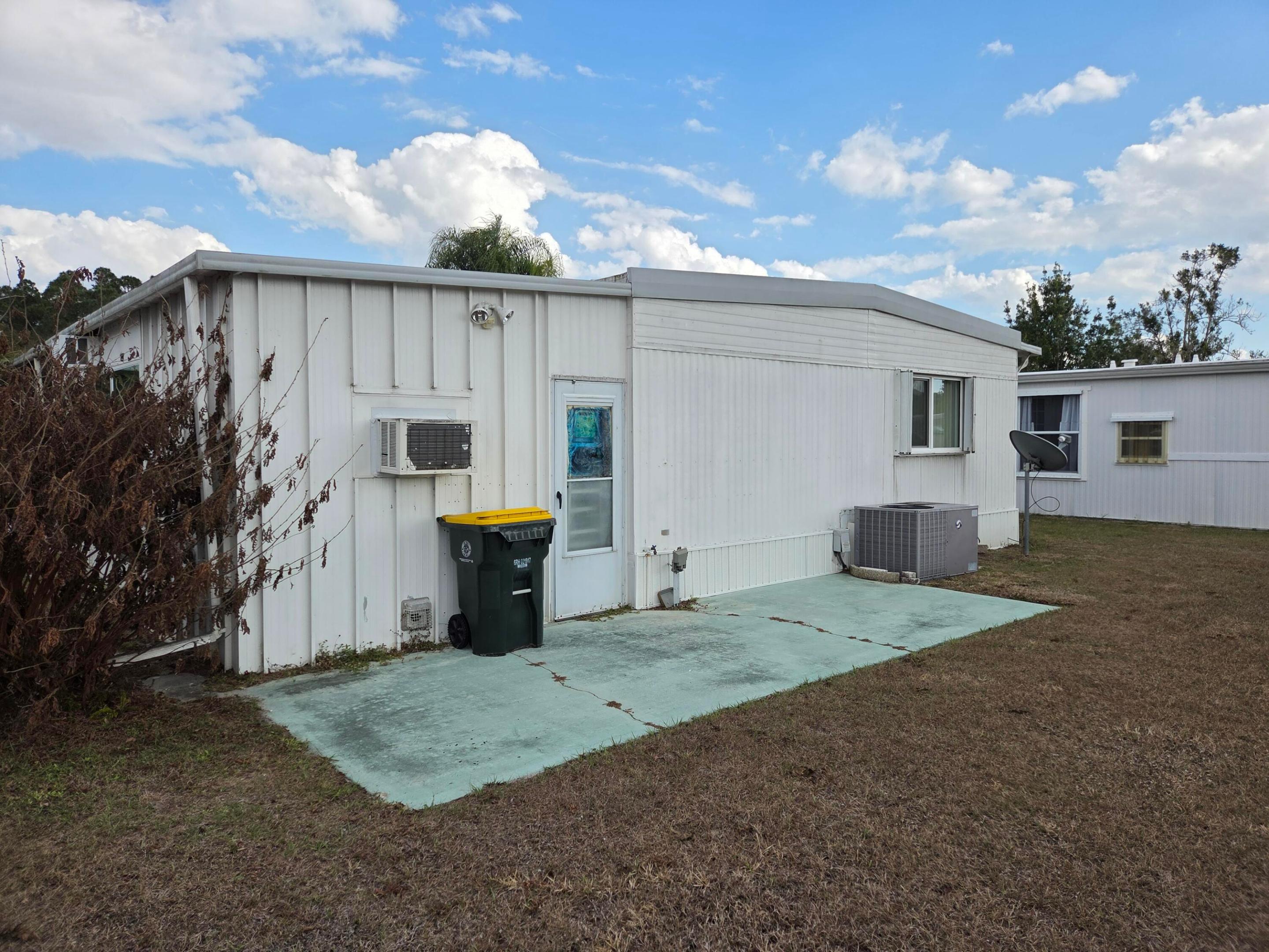 HAMMOCK MOBILE HOME EST - Residential