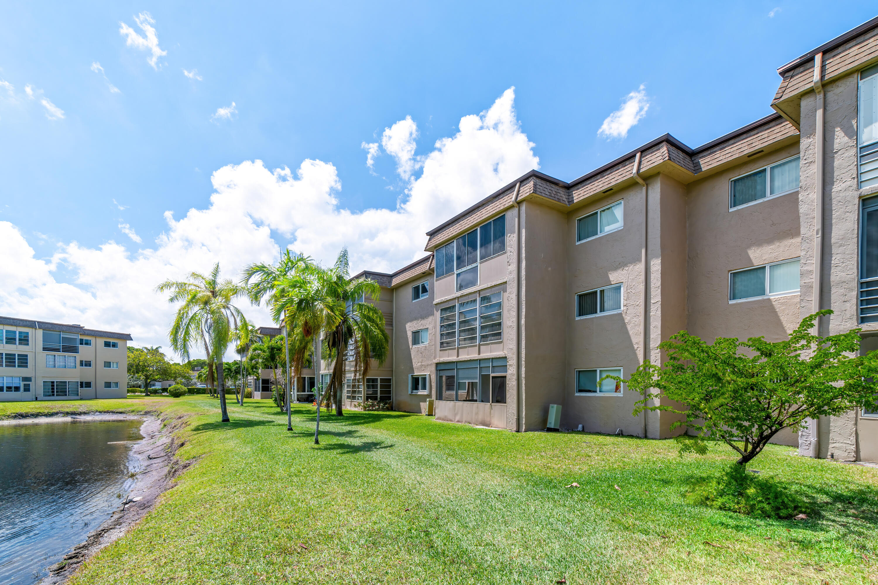 LAKESIDE VILLAGE CONDO 8 - Residential