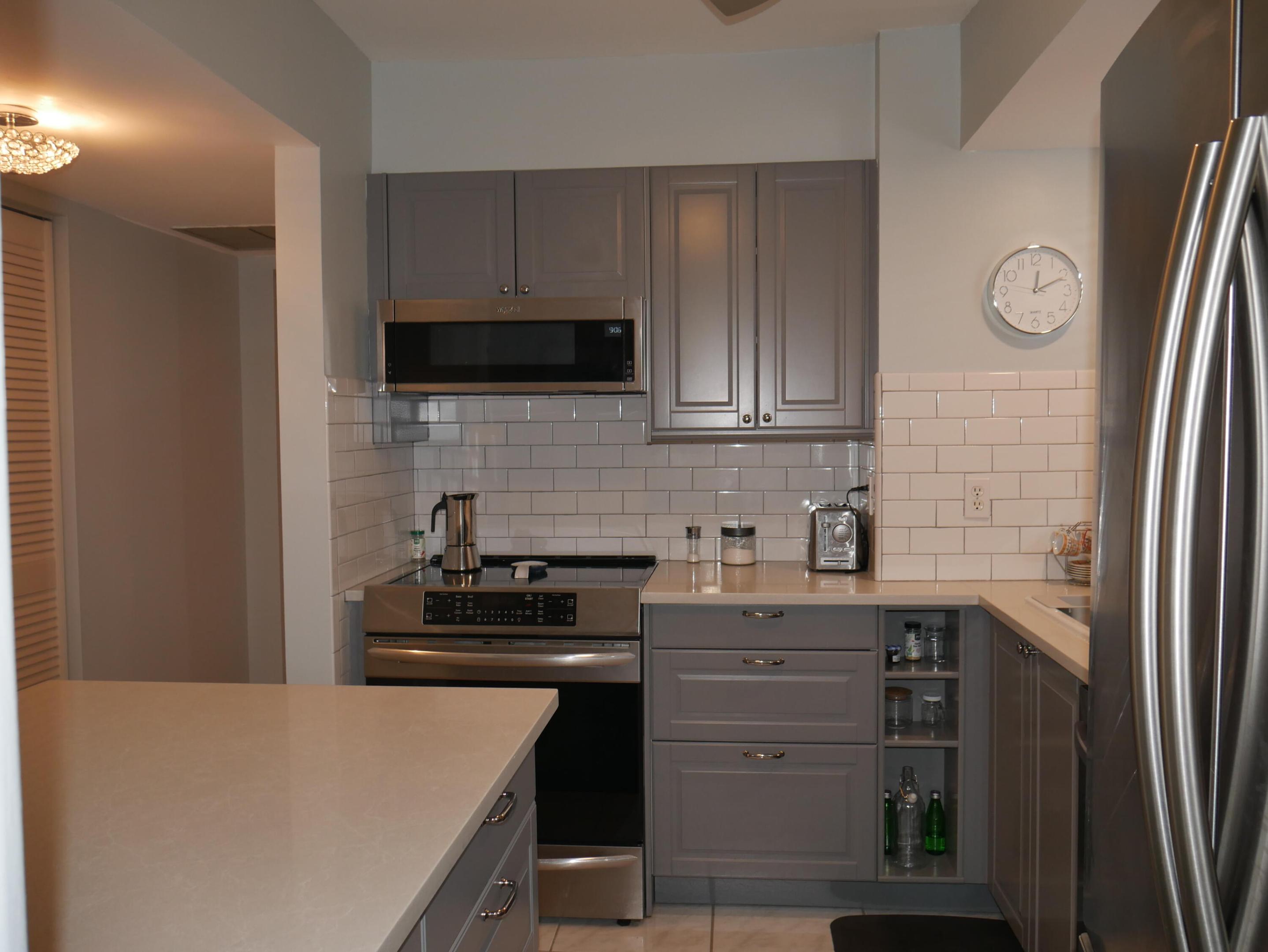 LAKESIDE VILLAGE CONDO 8 - Residential
