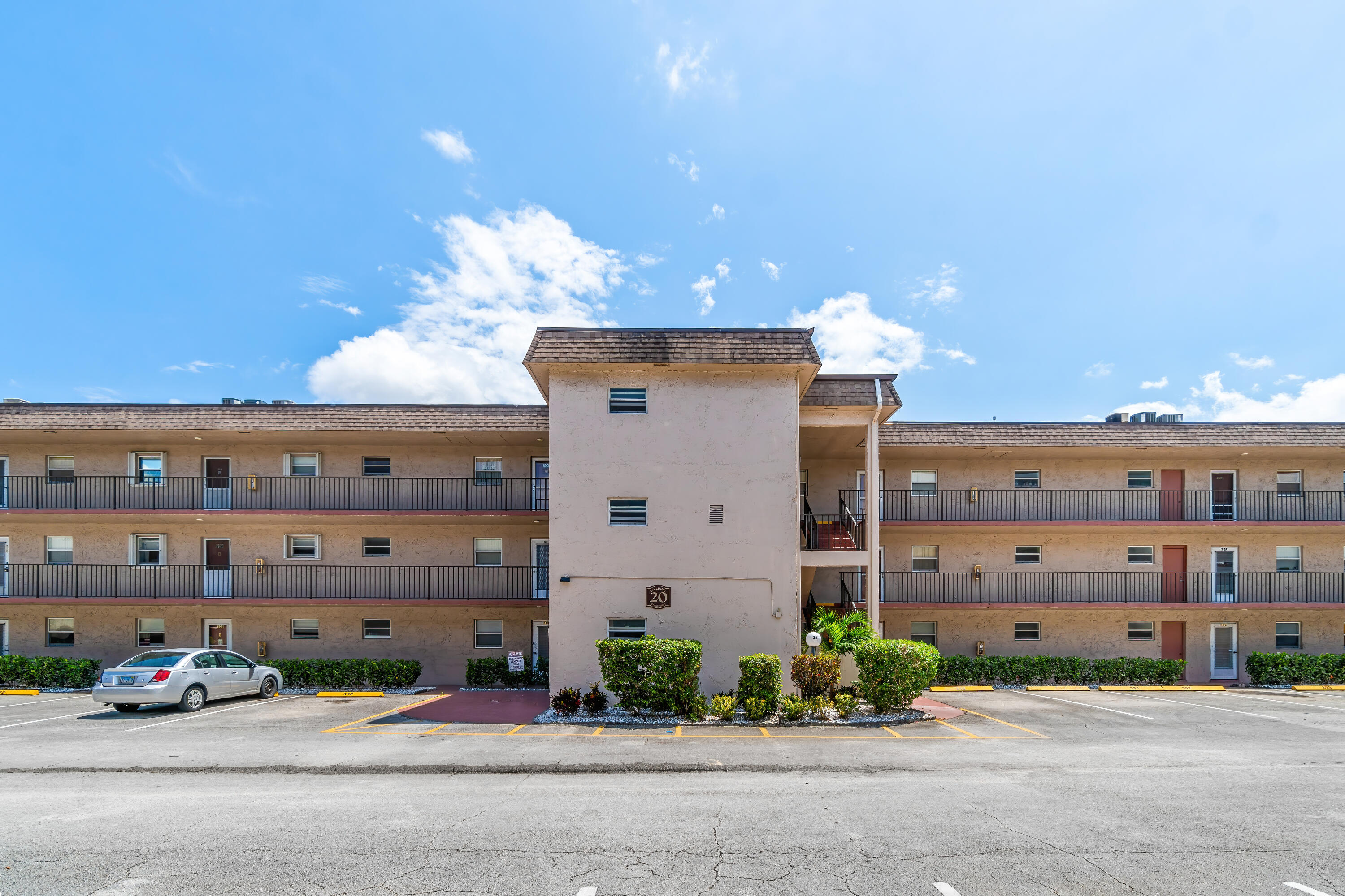 LAKESIDE VILLAGE CONDO 8 - Residential