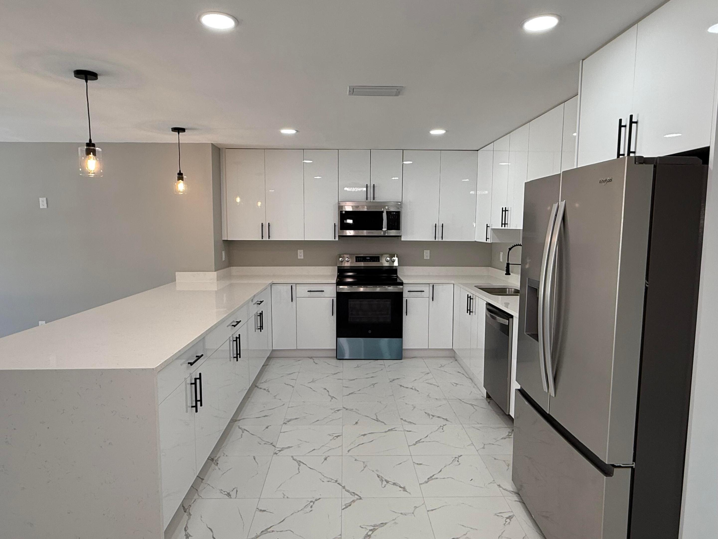 RIVER POINT - Residential