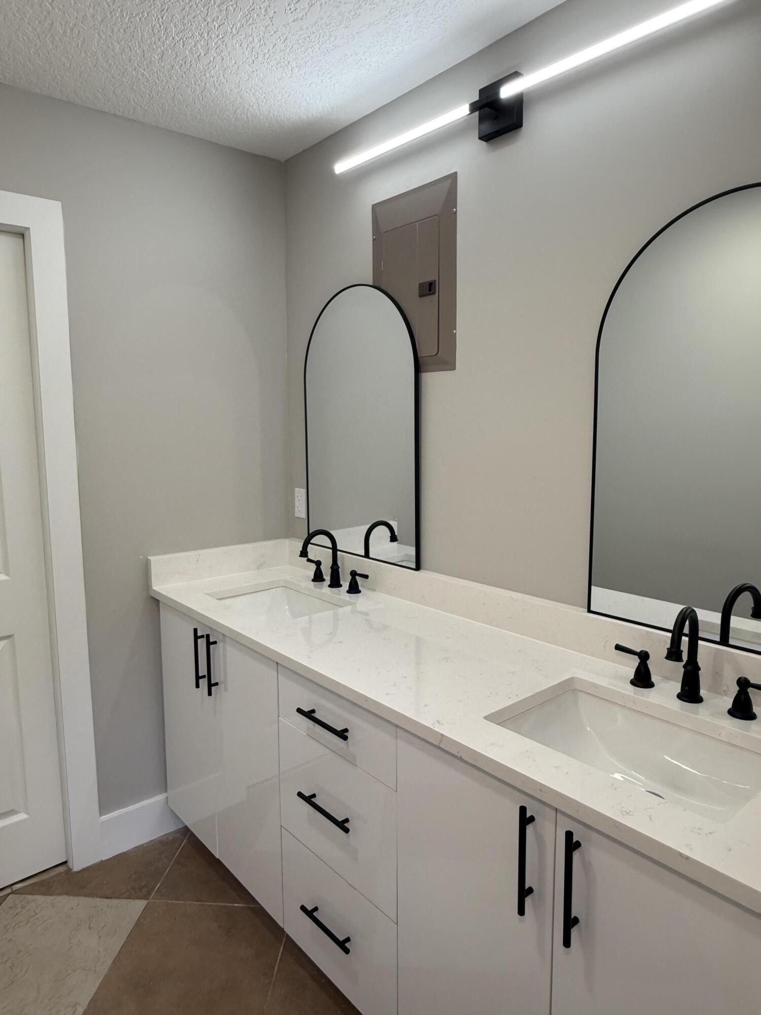 RIVER POINT - Residential