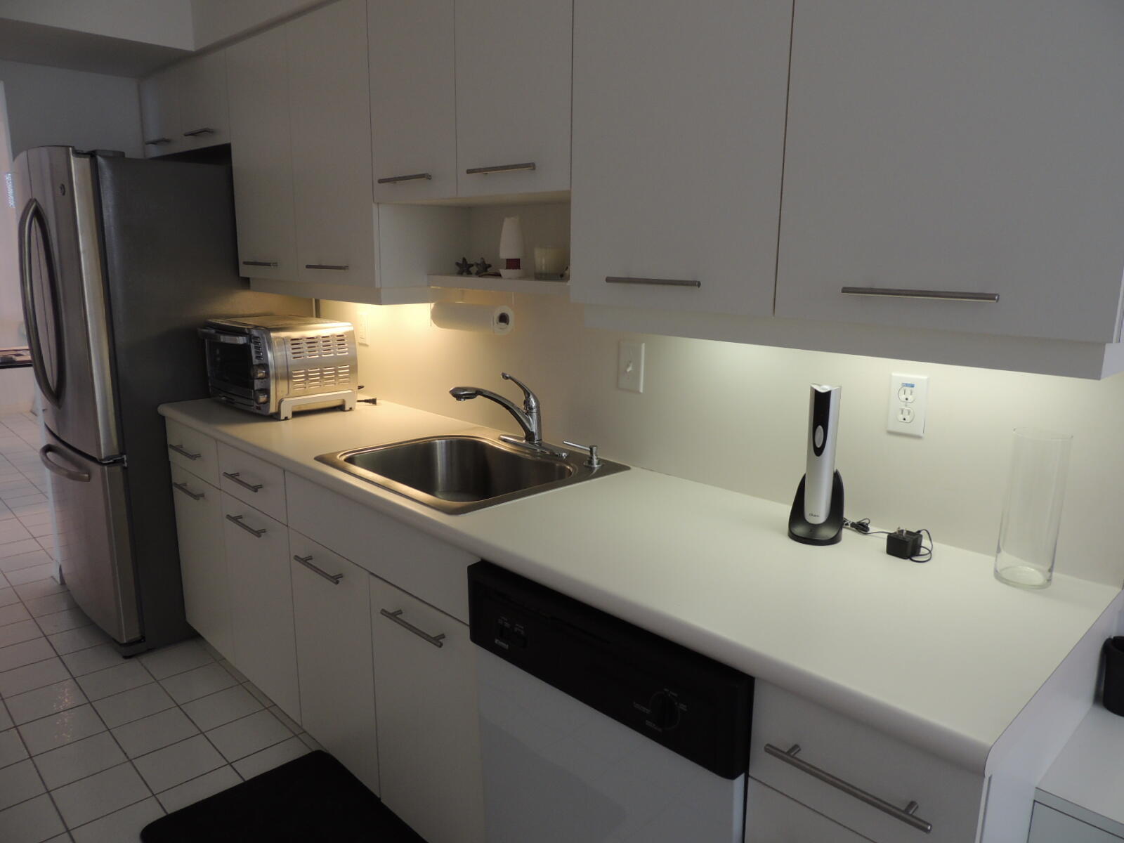 BARCLAY CONDO - Residential Lease