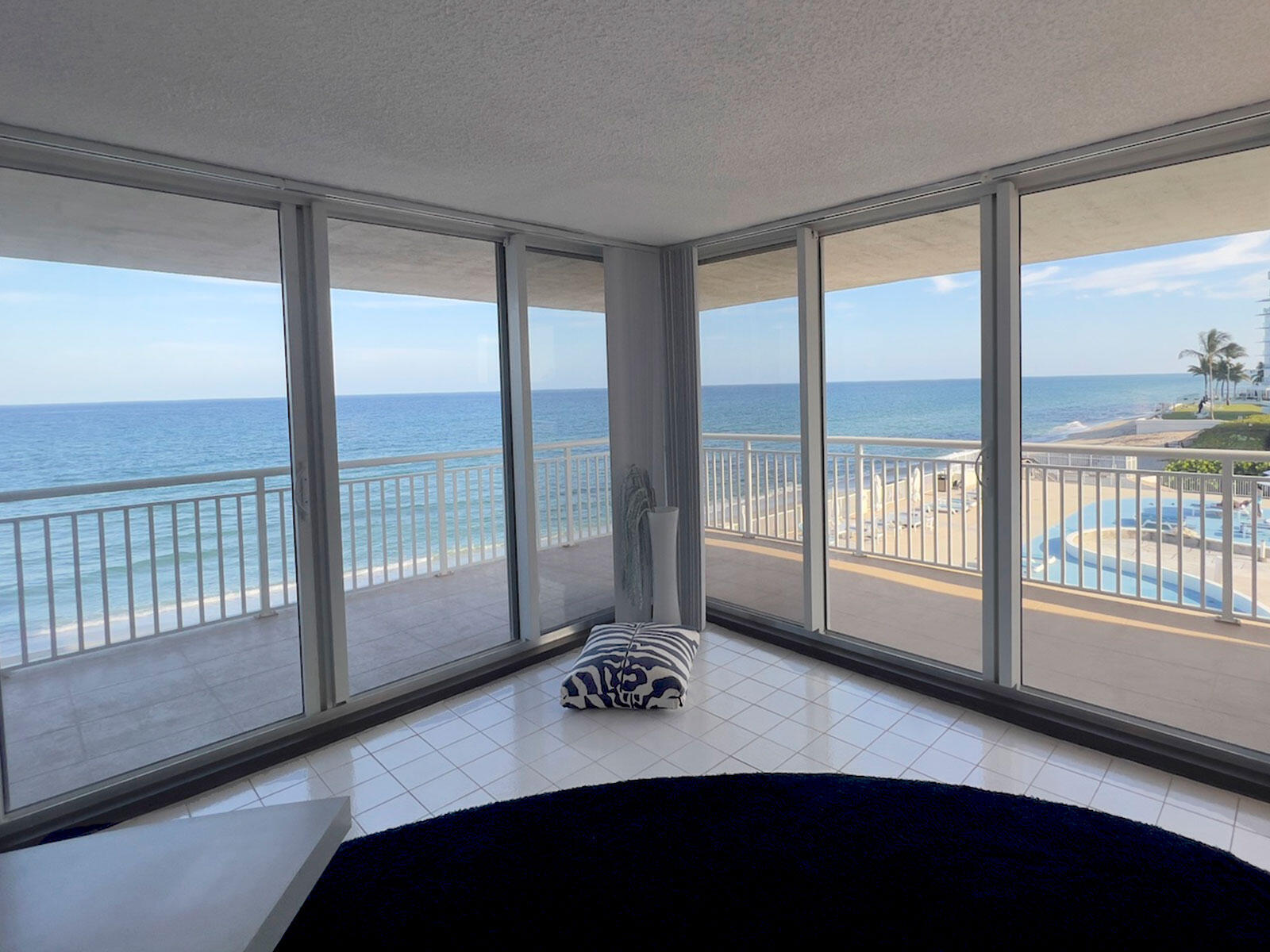 BARCLAY CONDO - Residential Lease