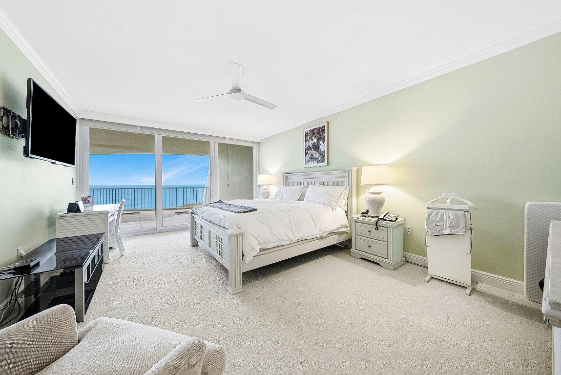 SAILFISH POINT - Residential